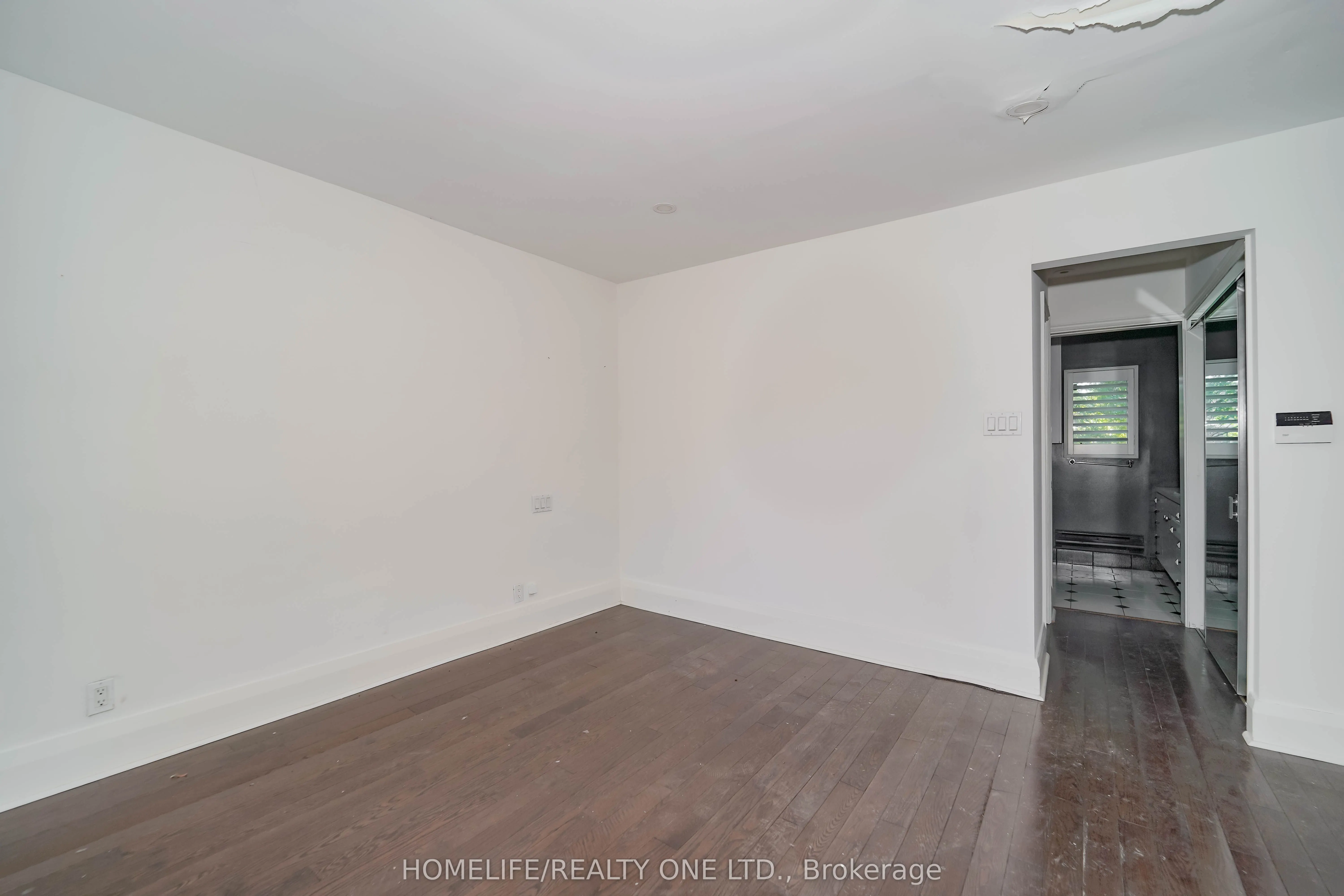 251 Lytton Boulevard