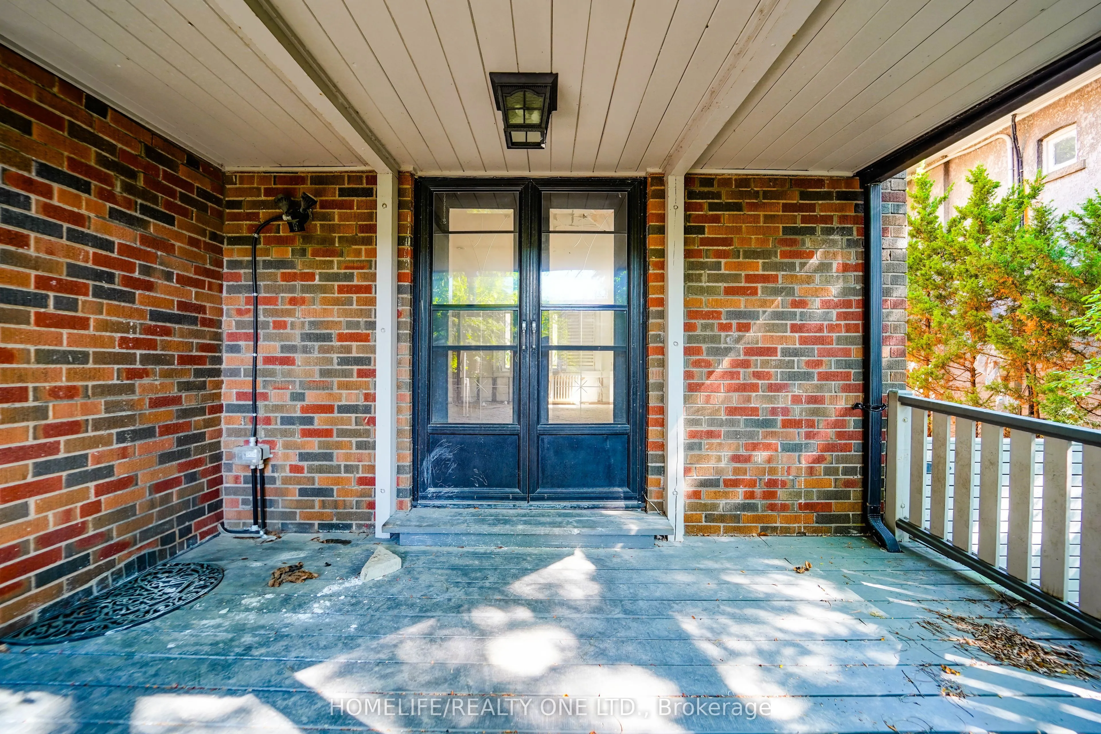 251 Lytton Boulevard
