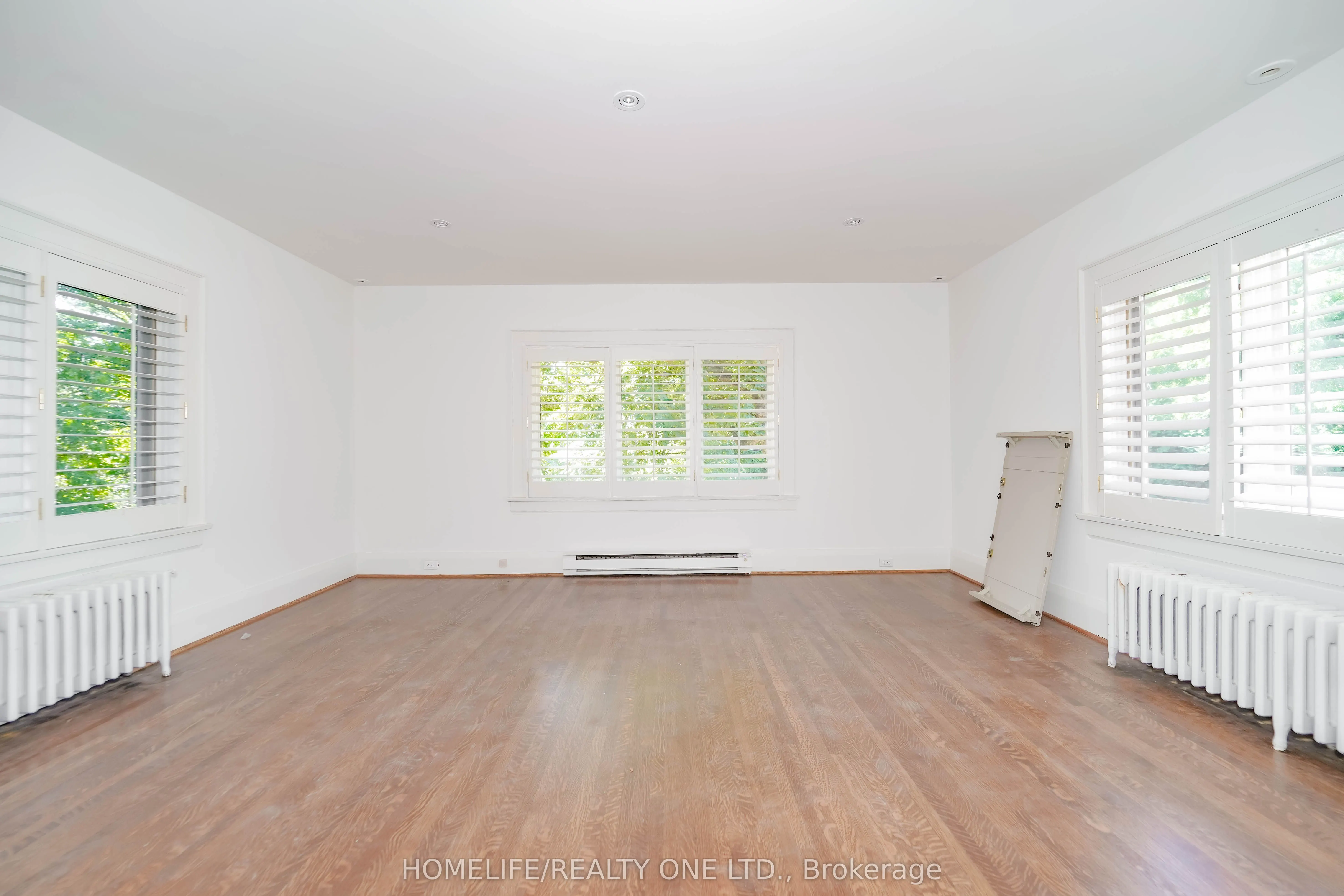 251 Lytton Boulevard