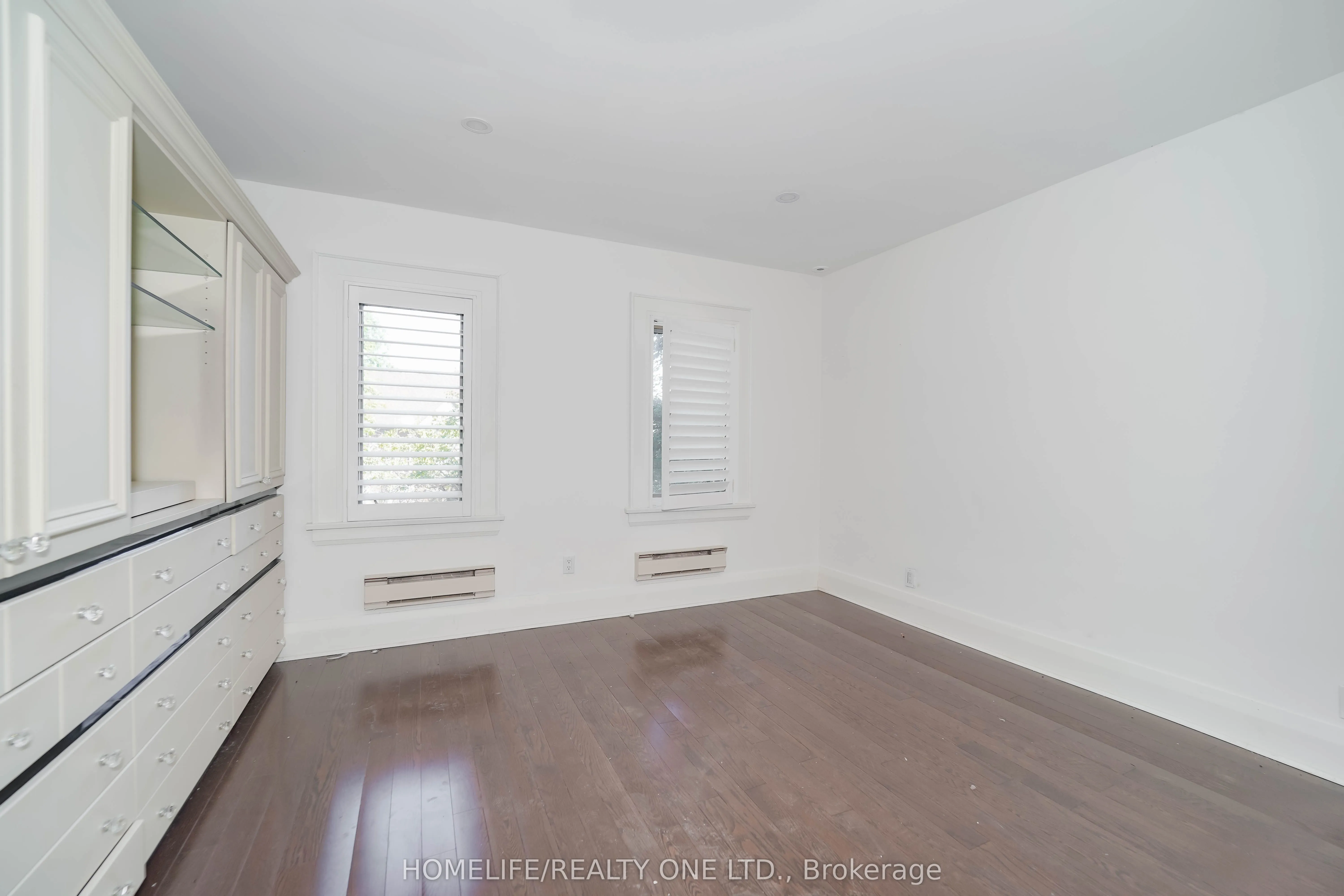 251 Lytton Boulevard