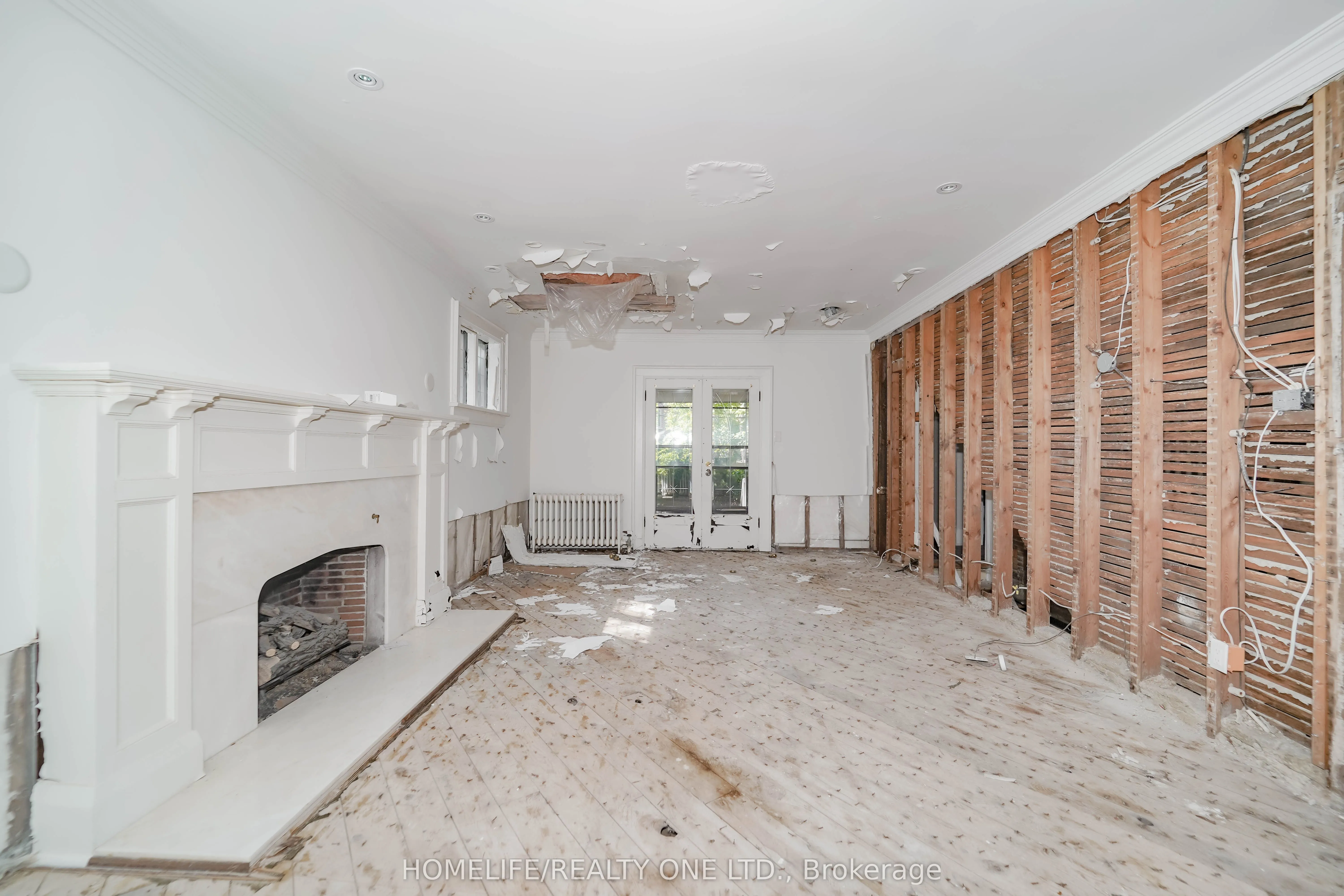 251 Lytton Boulevard