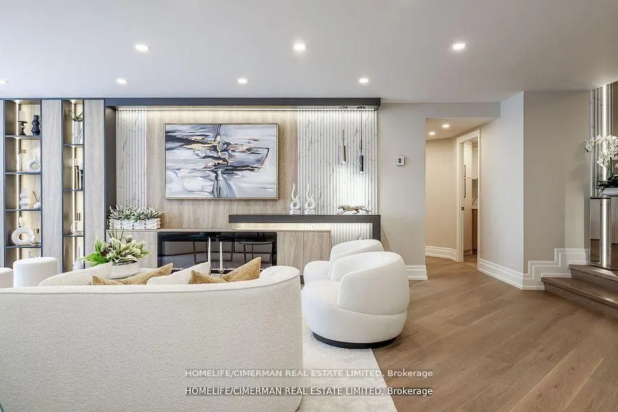 240 Heath Street W, #1002