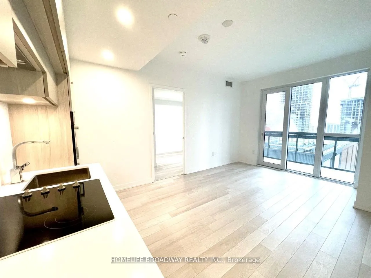 39 Roehampton Avenue, #1504