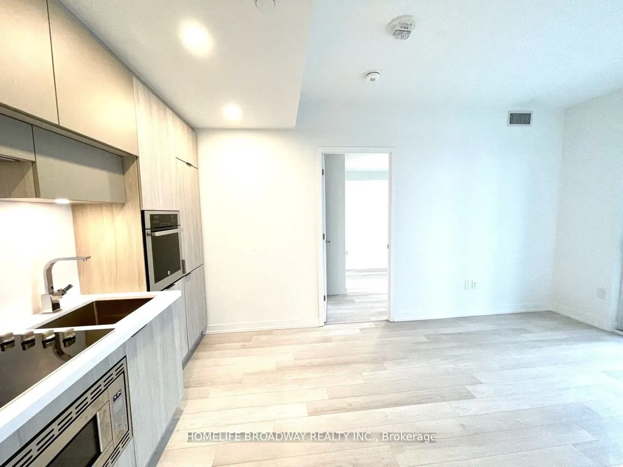 39 Roehampton Avenue, #1504
