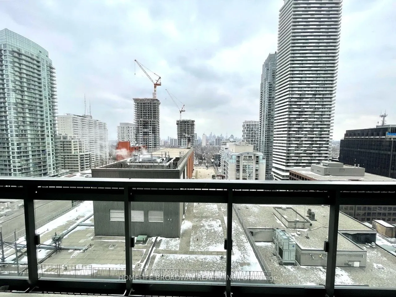 39 Roehampton Avenue, #1504