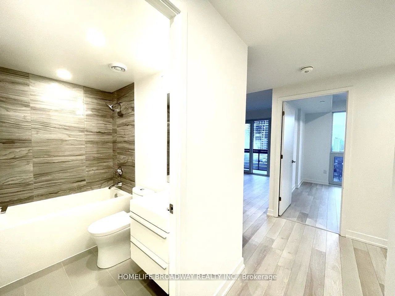 39 Roehampton Avenue, #1504