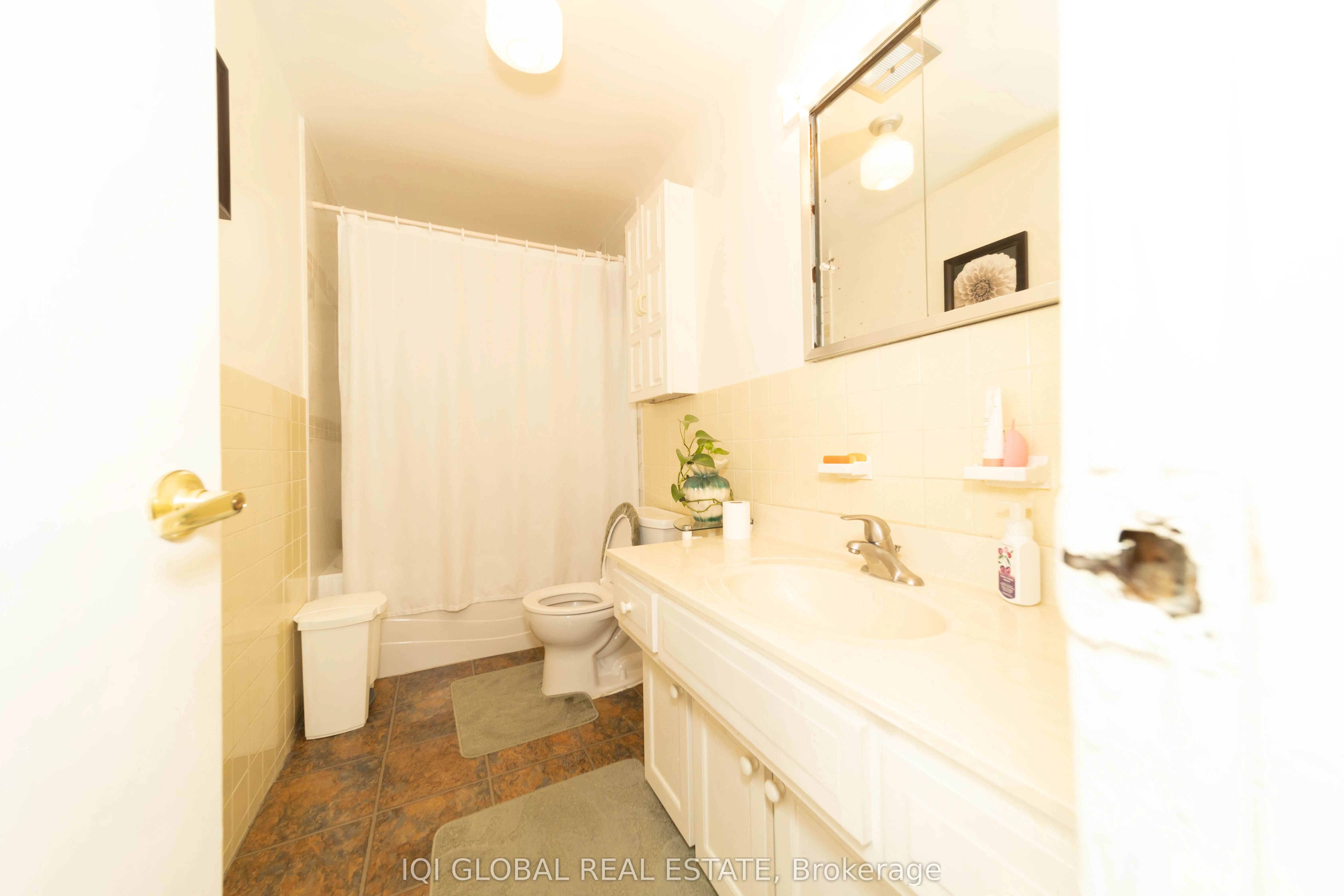 31 REGATTA CRES Crescent E