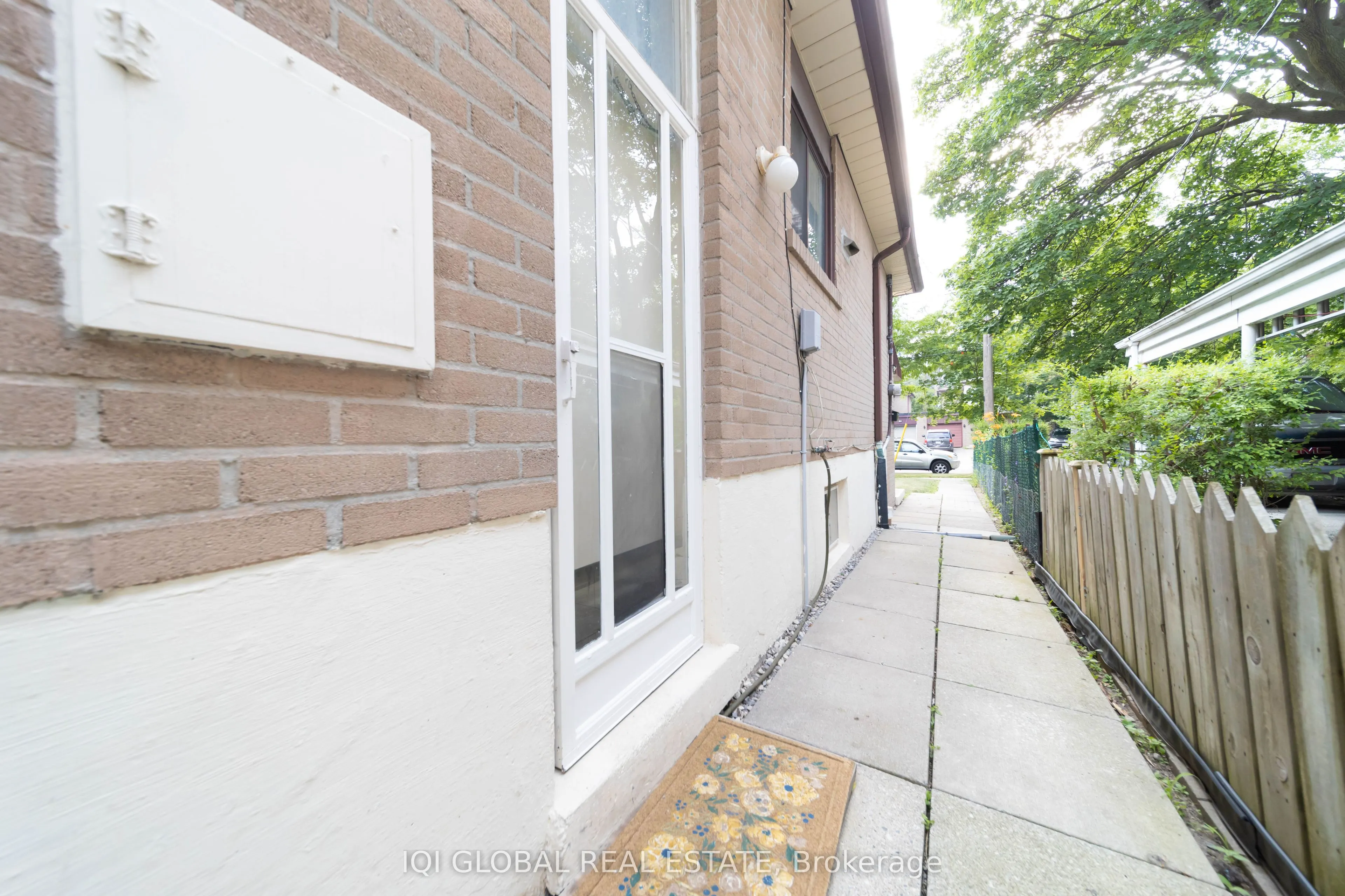 31 REGATTA CRES Crescent E