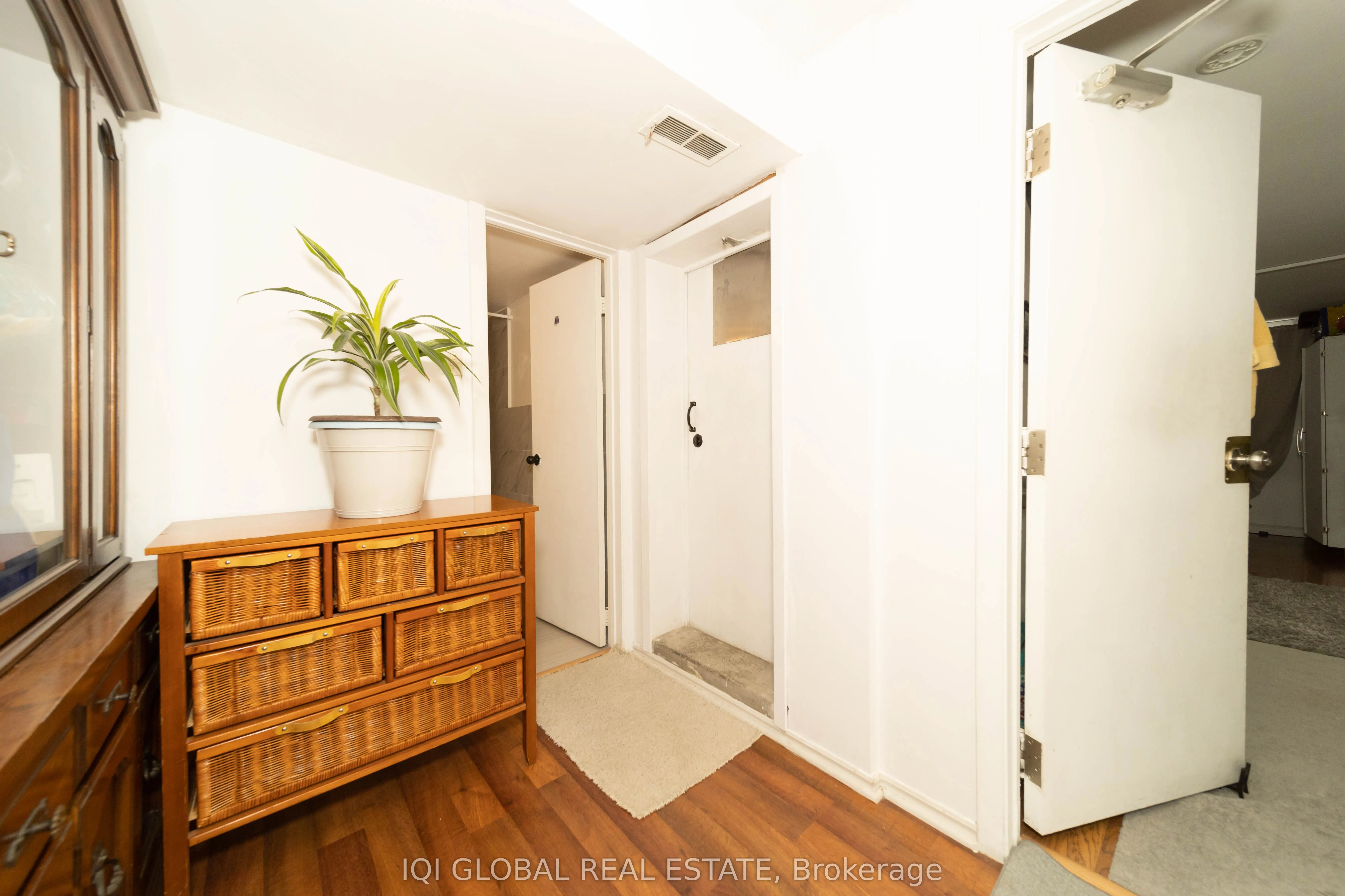 31 REGATTA CRES Crescent E