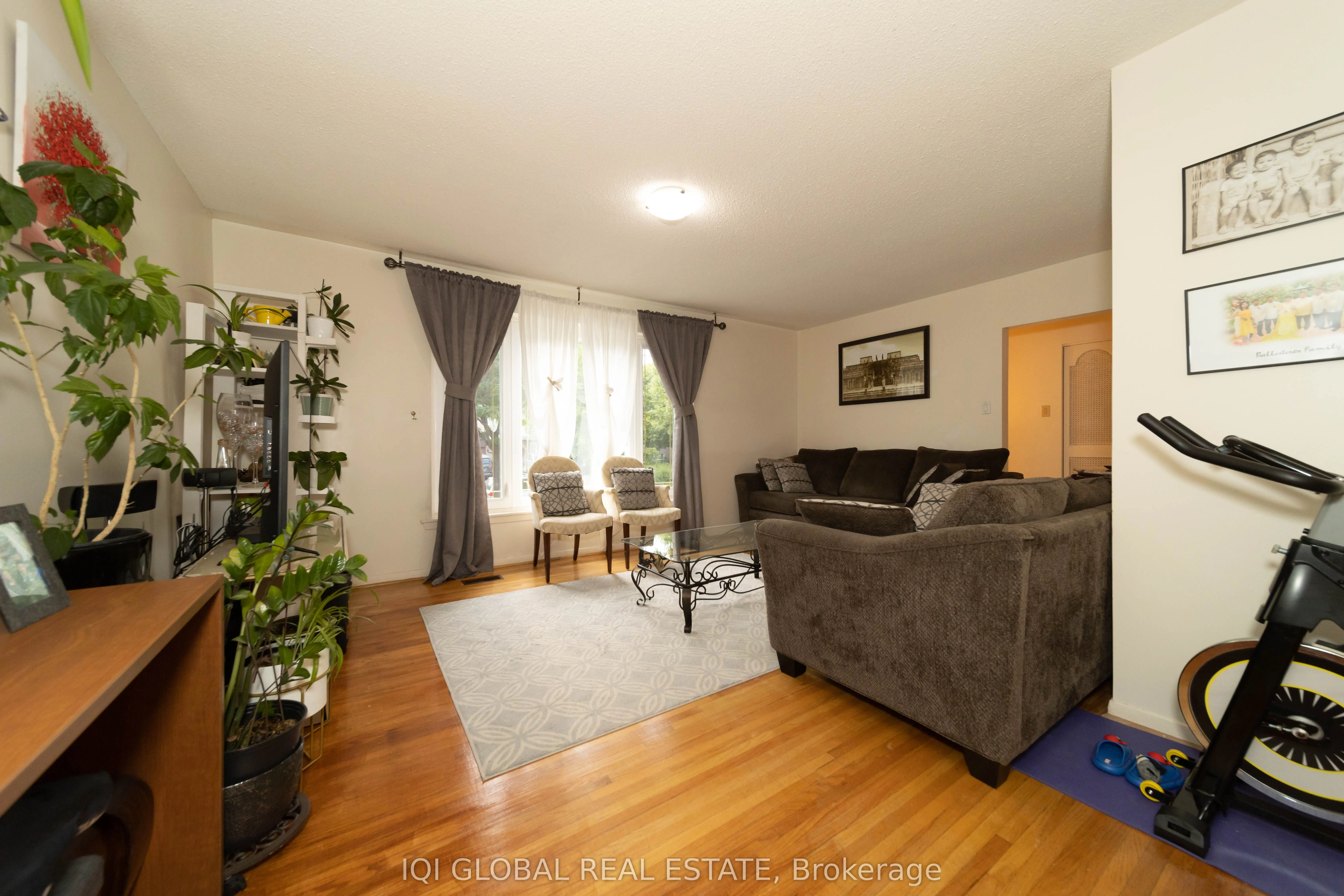 31 REGATTA CRES Crescent E