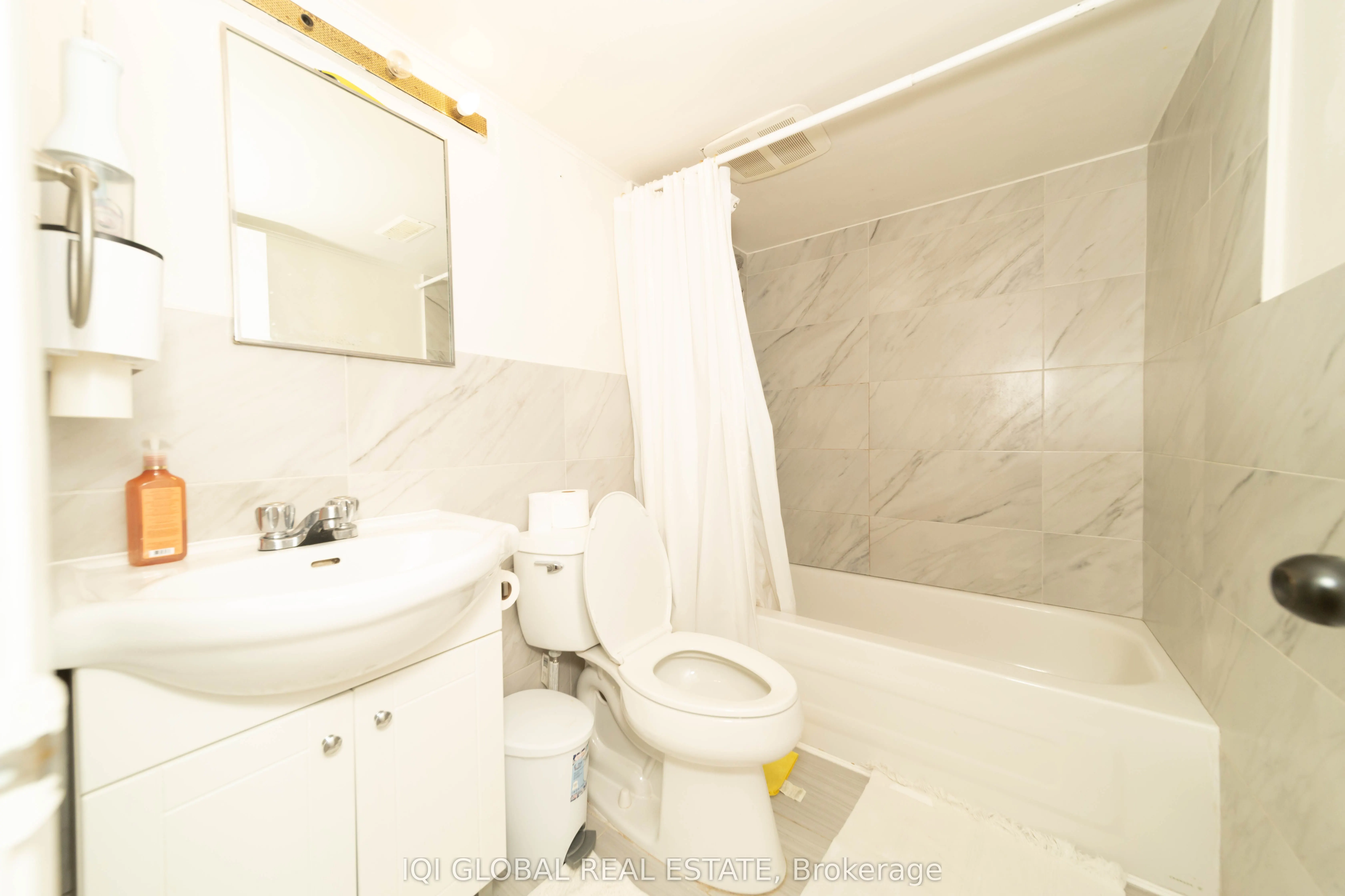 31 REGATTA CRES Crescent E