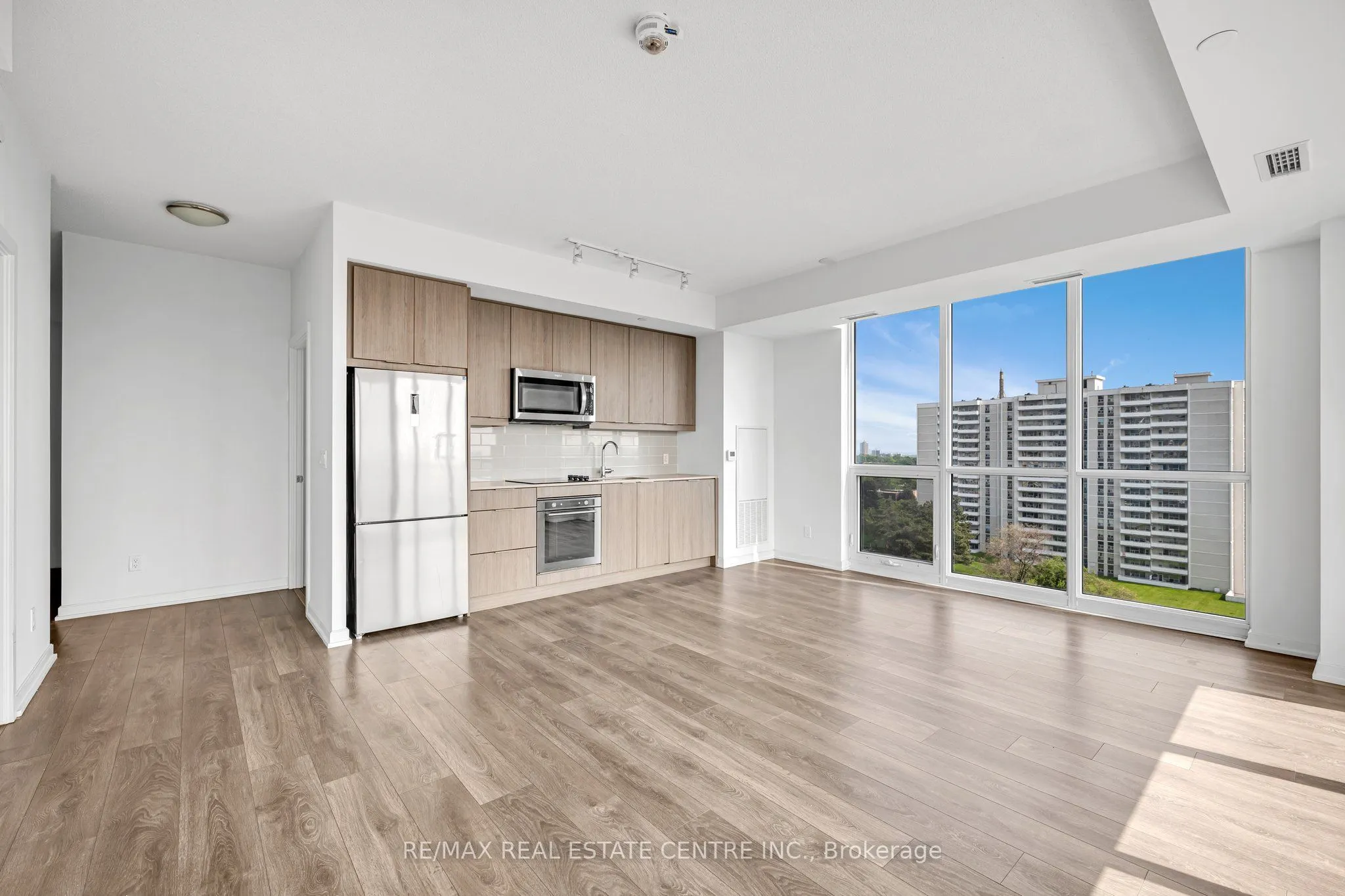 36 Forest Manor Road, #805