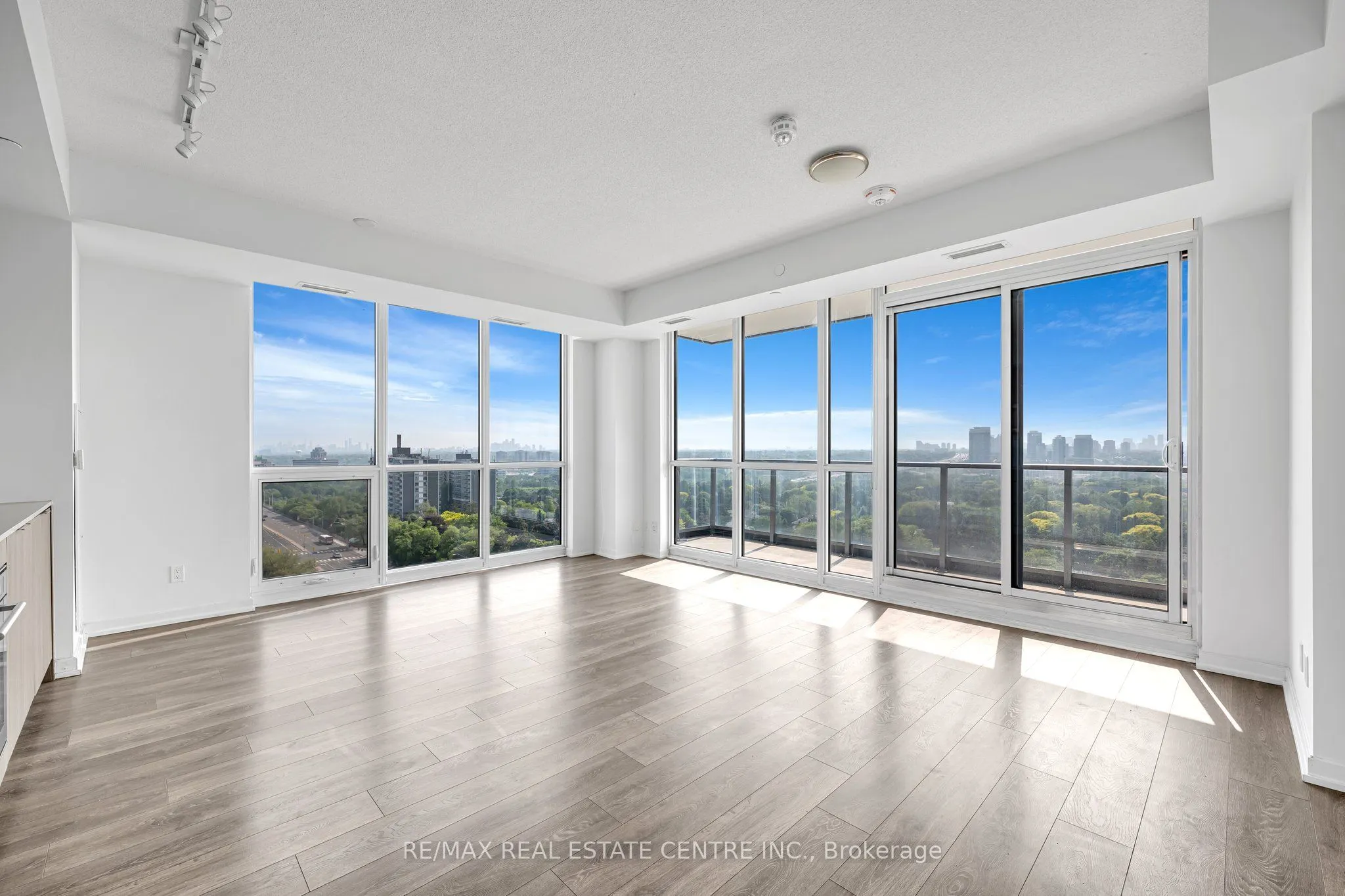 36 Forest Manor Road, #805