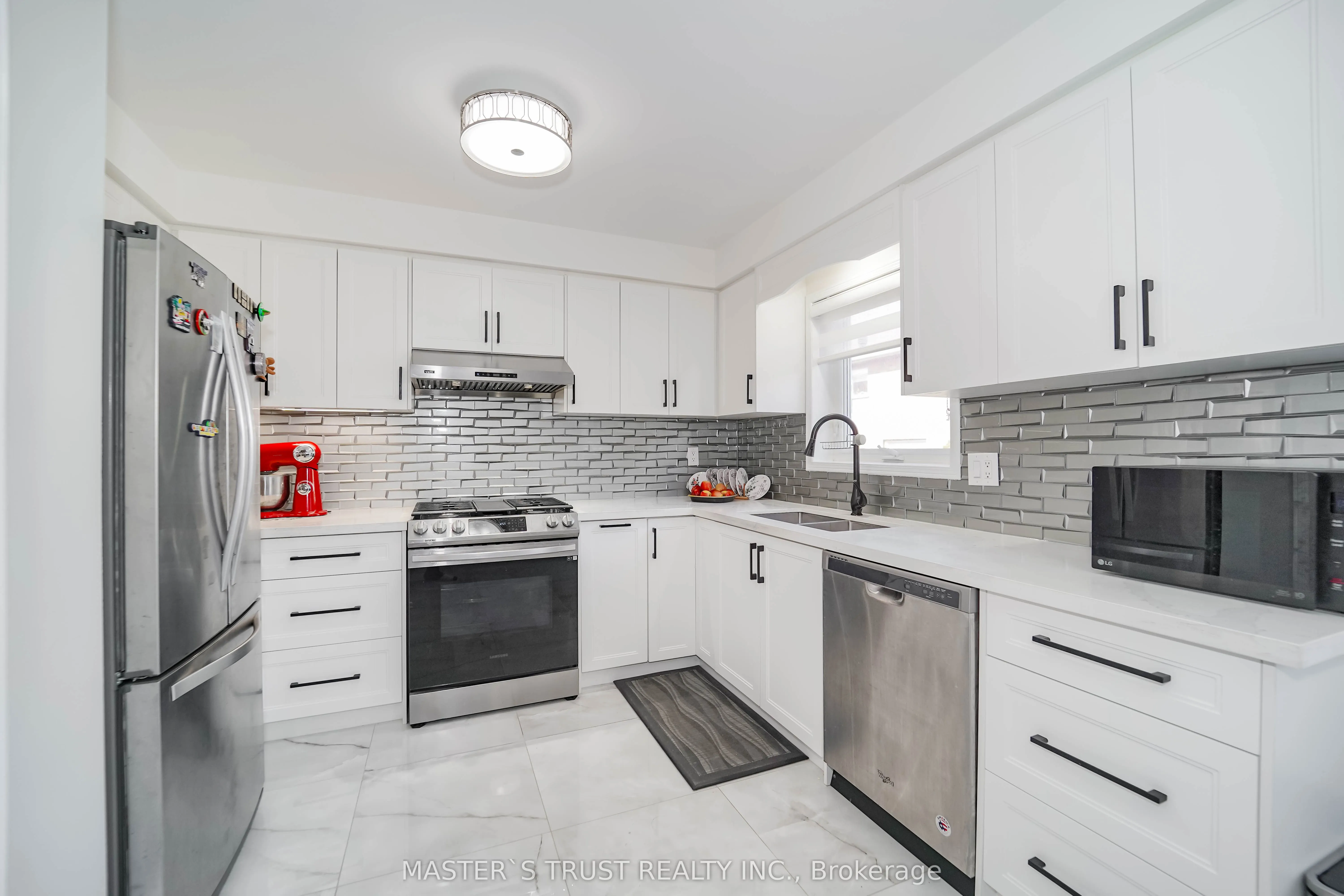 40 Rochefort Drive