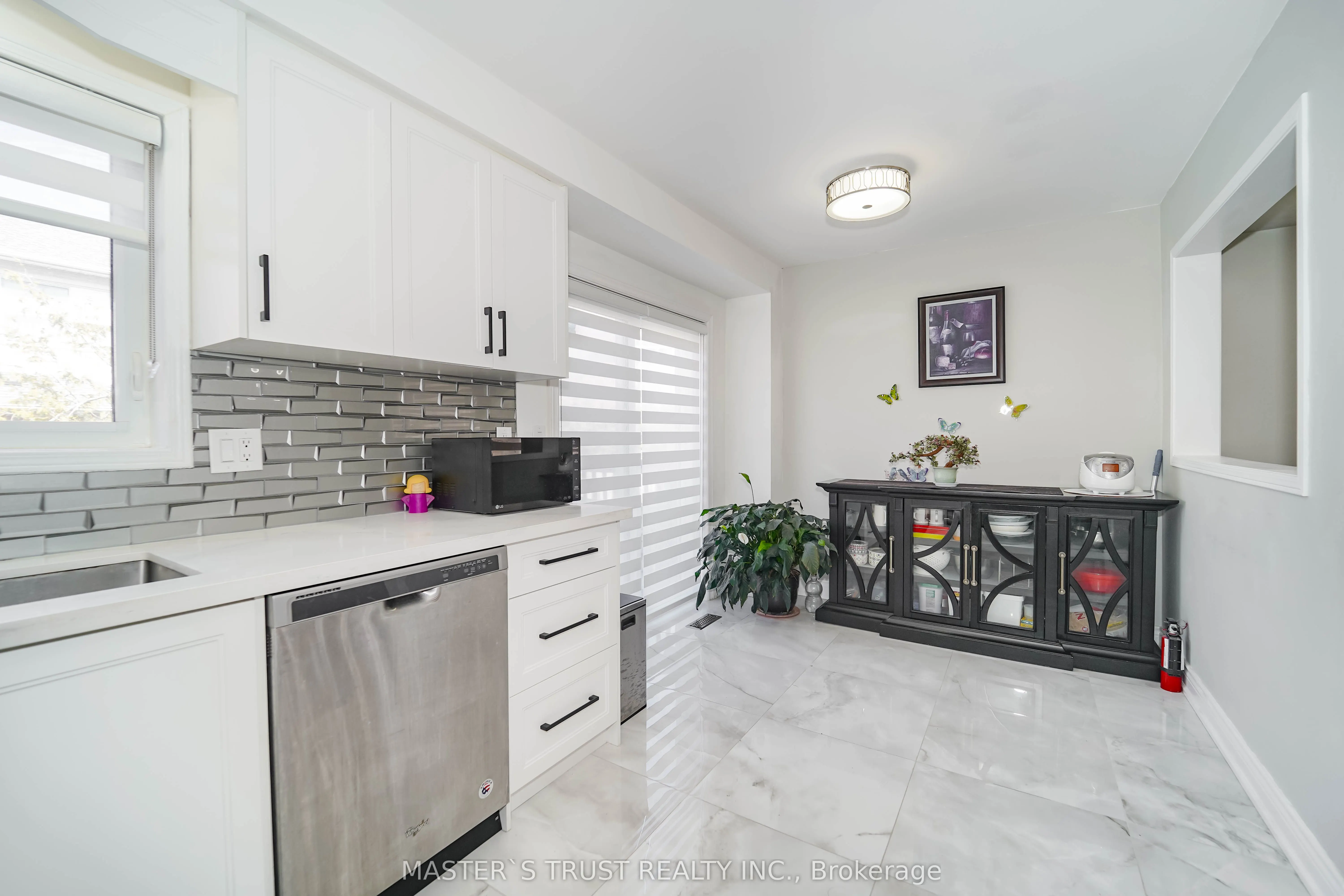 40 Rochefort Drive