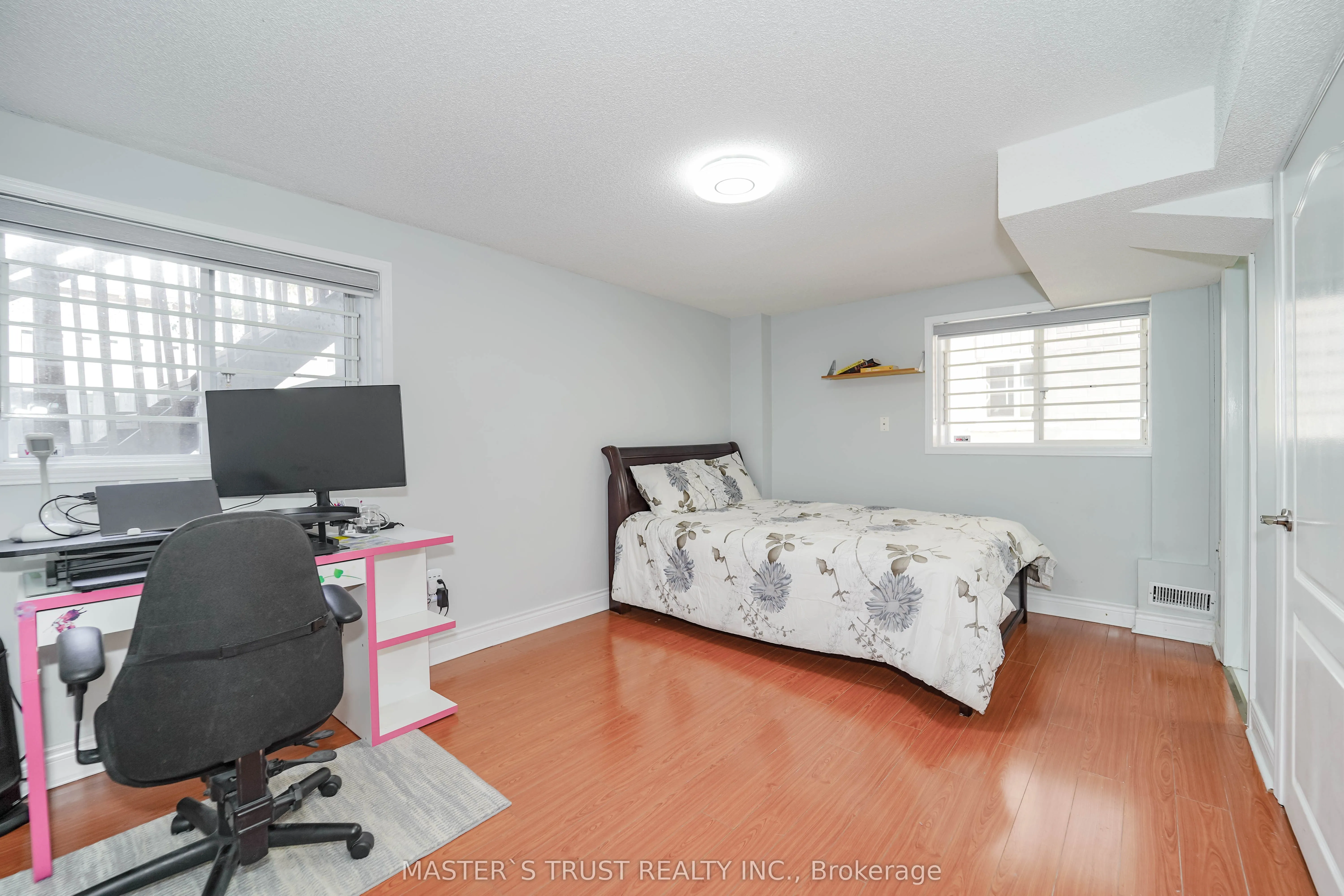 40 Rochefort Drive