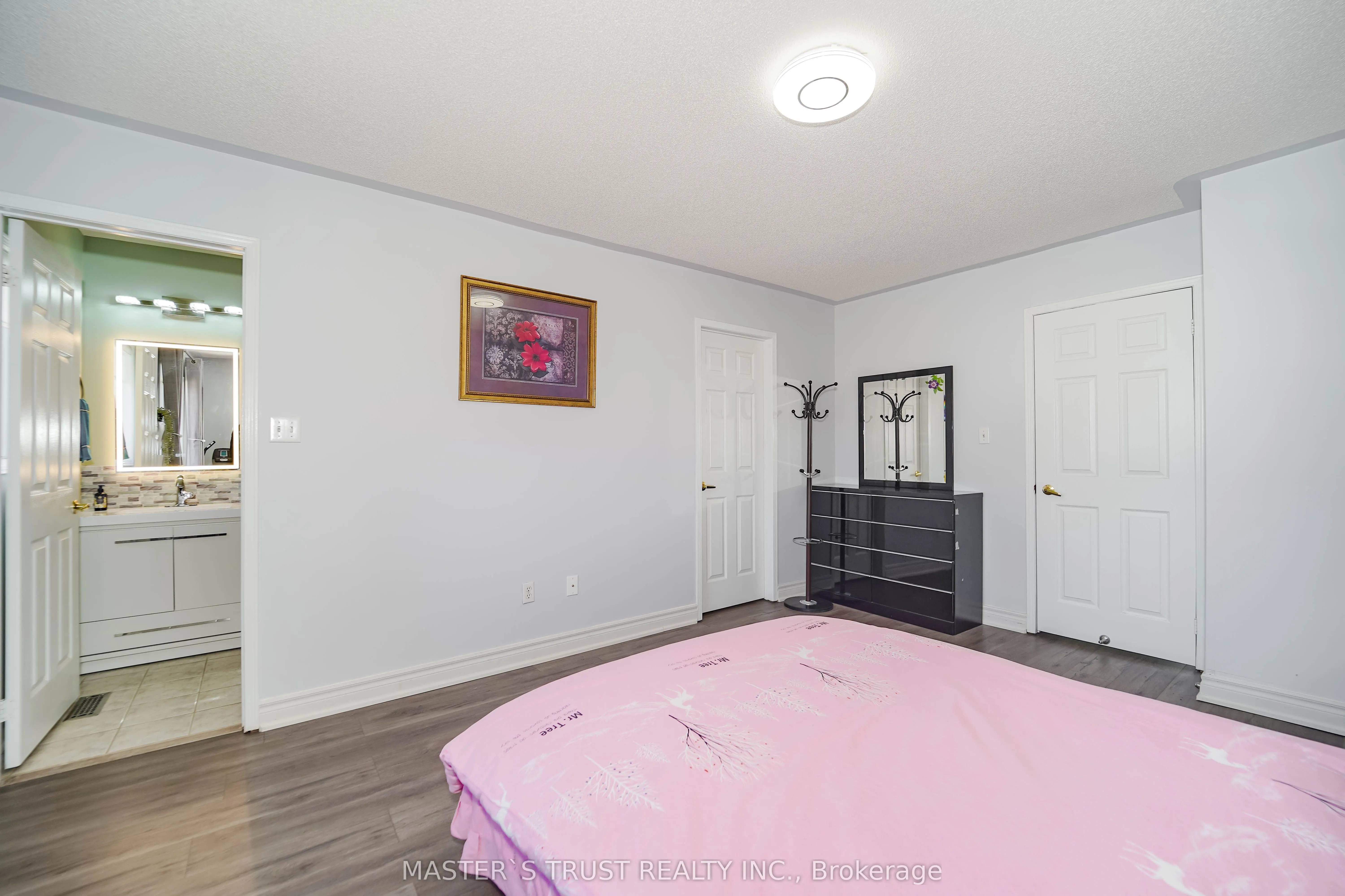 40 Rochefort Drive