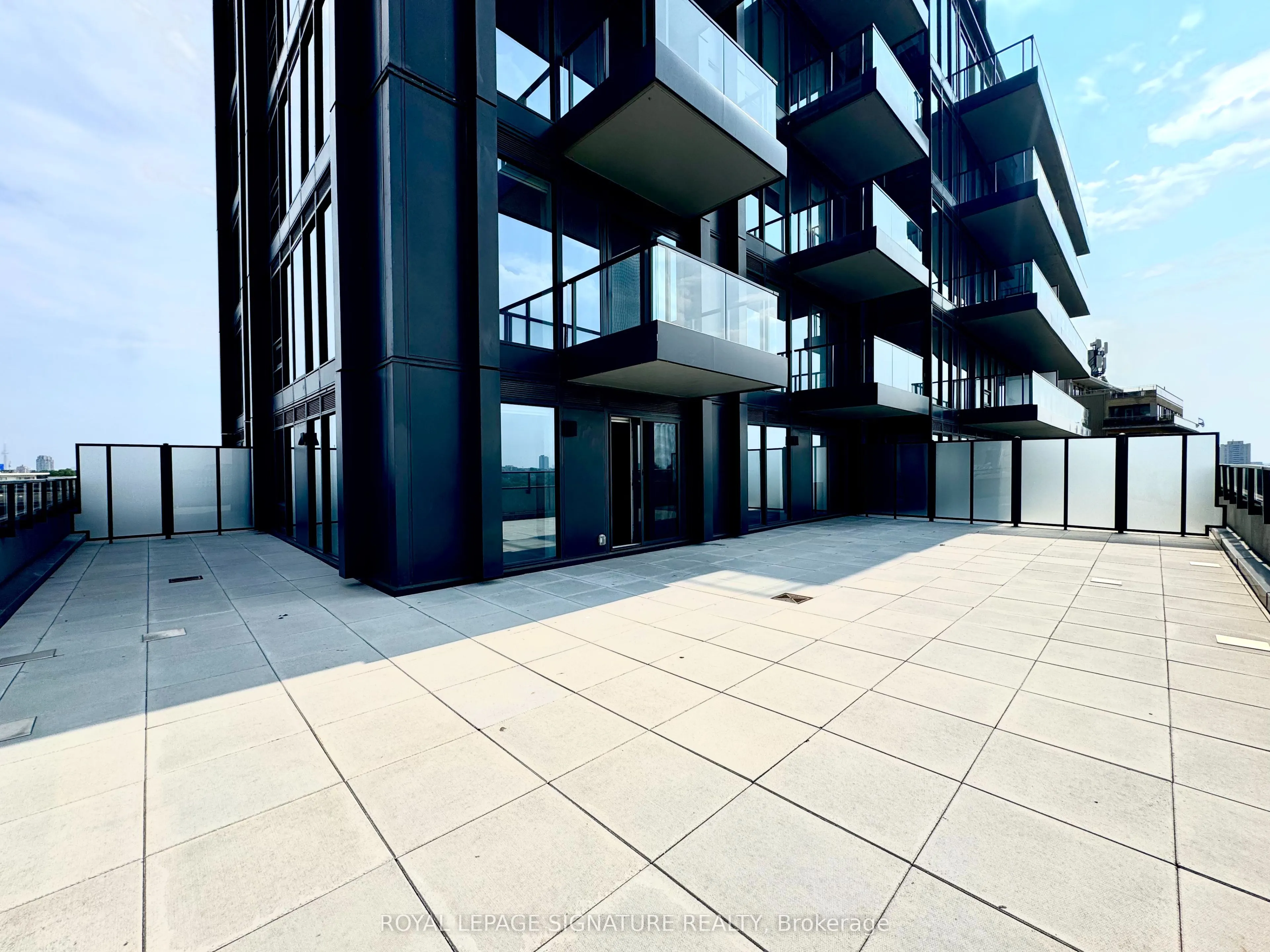 2525 Bathurst Street, #909