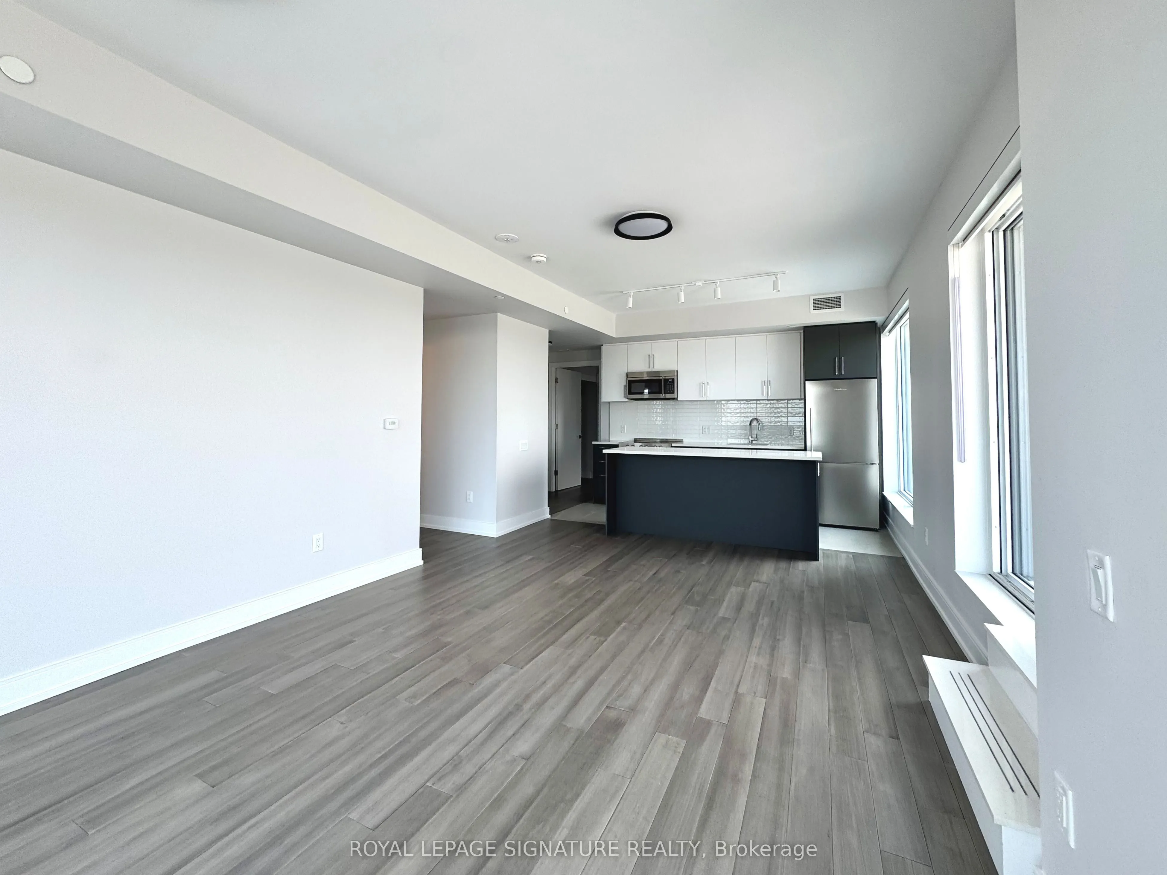 2525 Bathurst Street, #909
