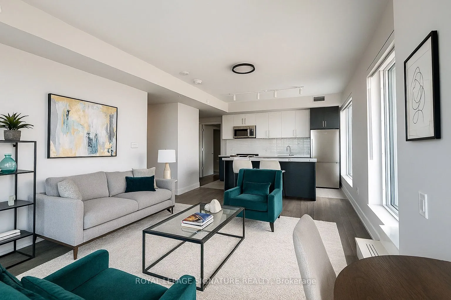 2525 Bathurst Street, #909