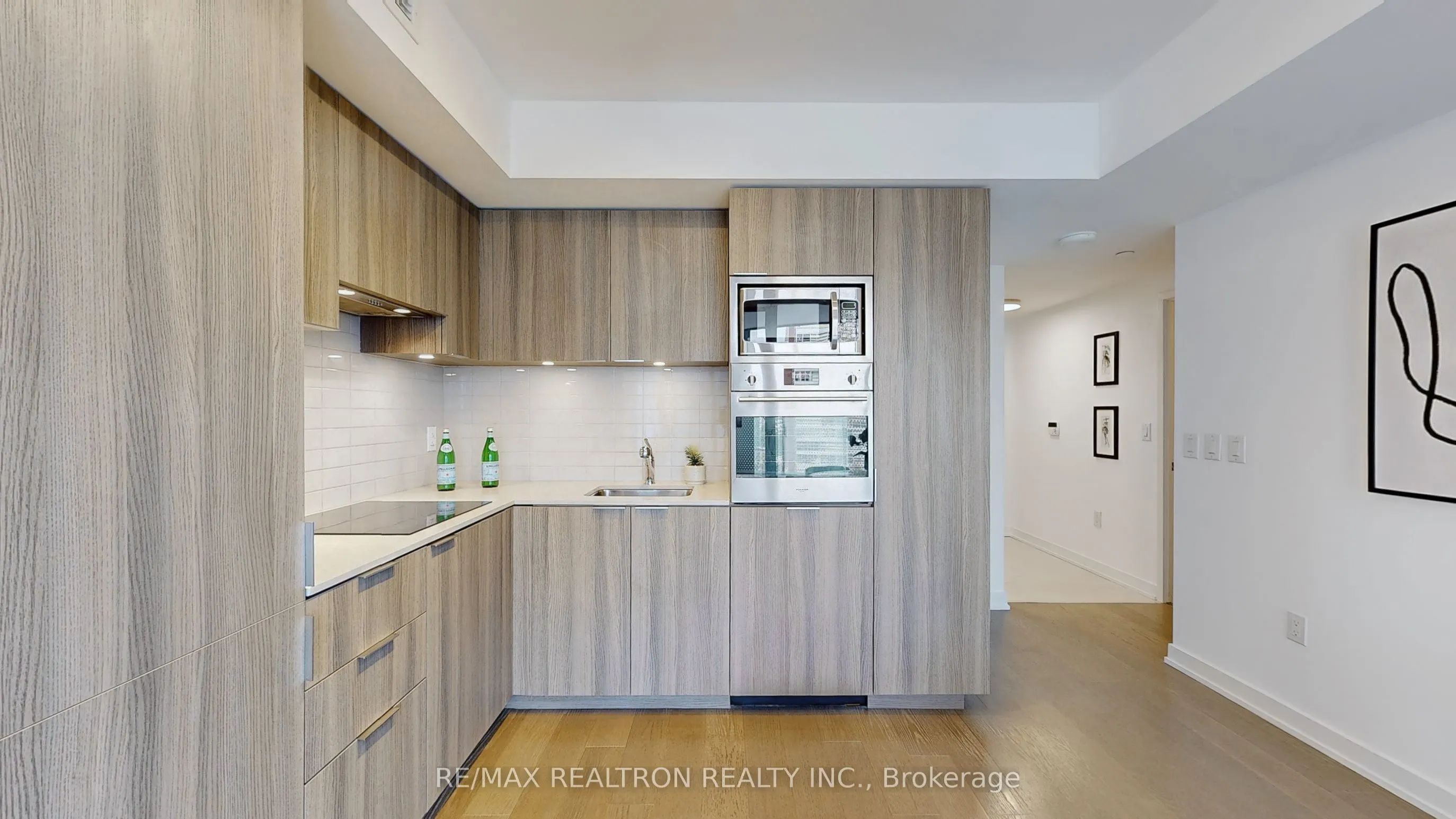 11 Wellesley Street W, #811