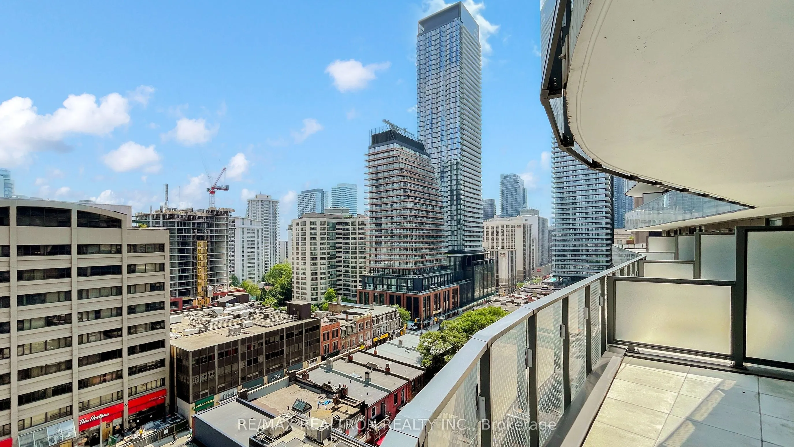 11 Wellesley Street W, #811