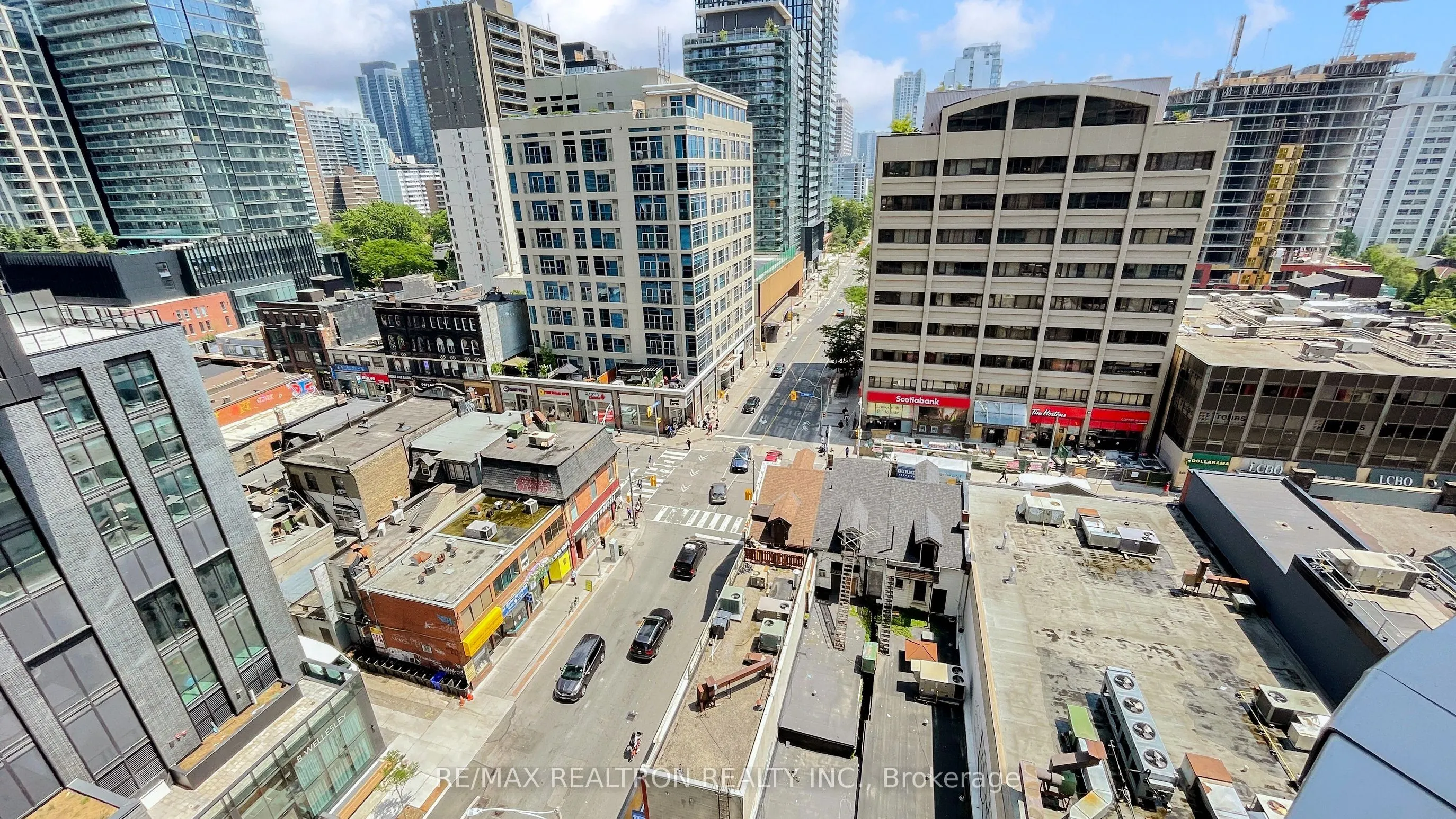 11 Wellesley Street W, #811