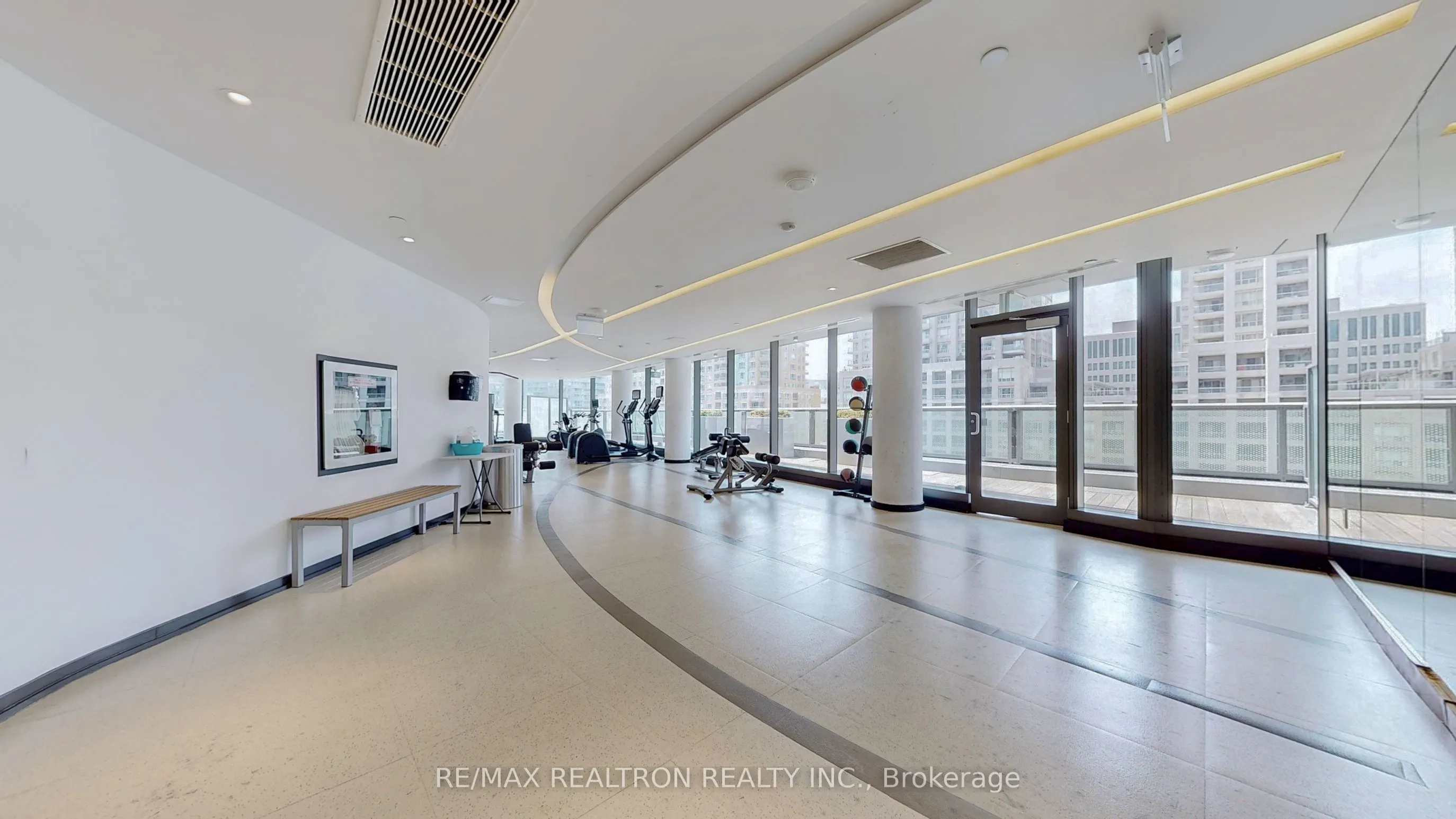 11 Wellesley Street W, #811