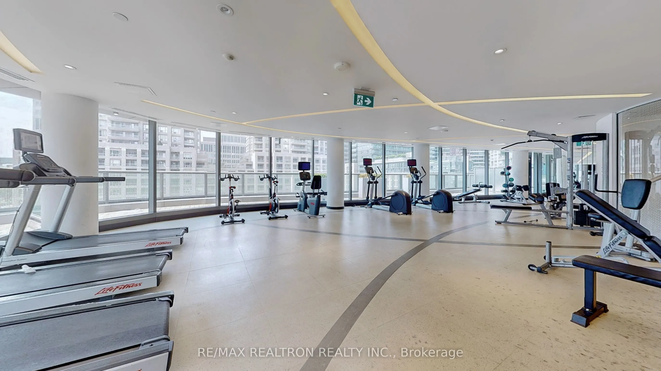 11 Wellesley Street W, #811