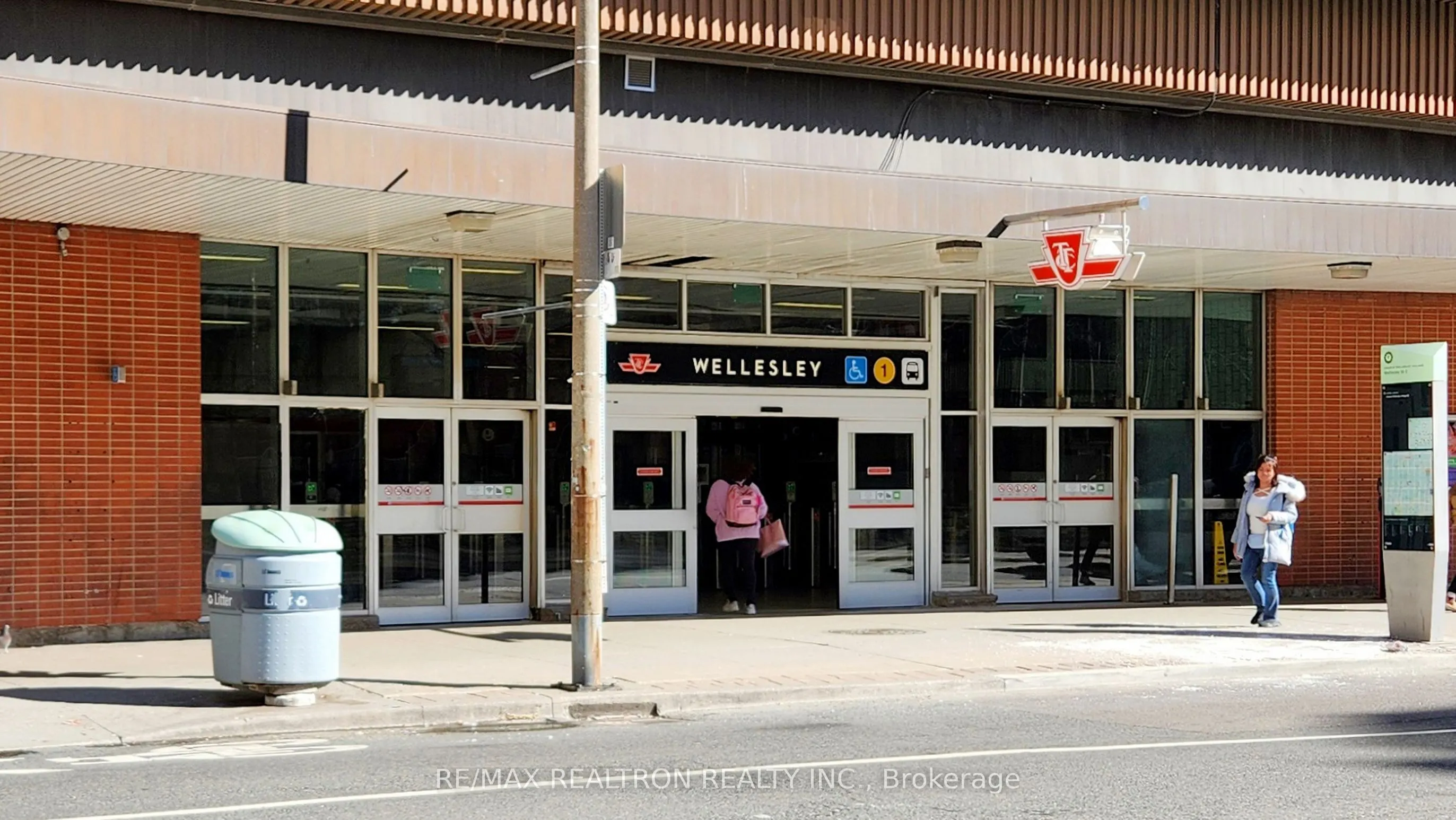 11 Wellesley Street W, #811
