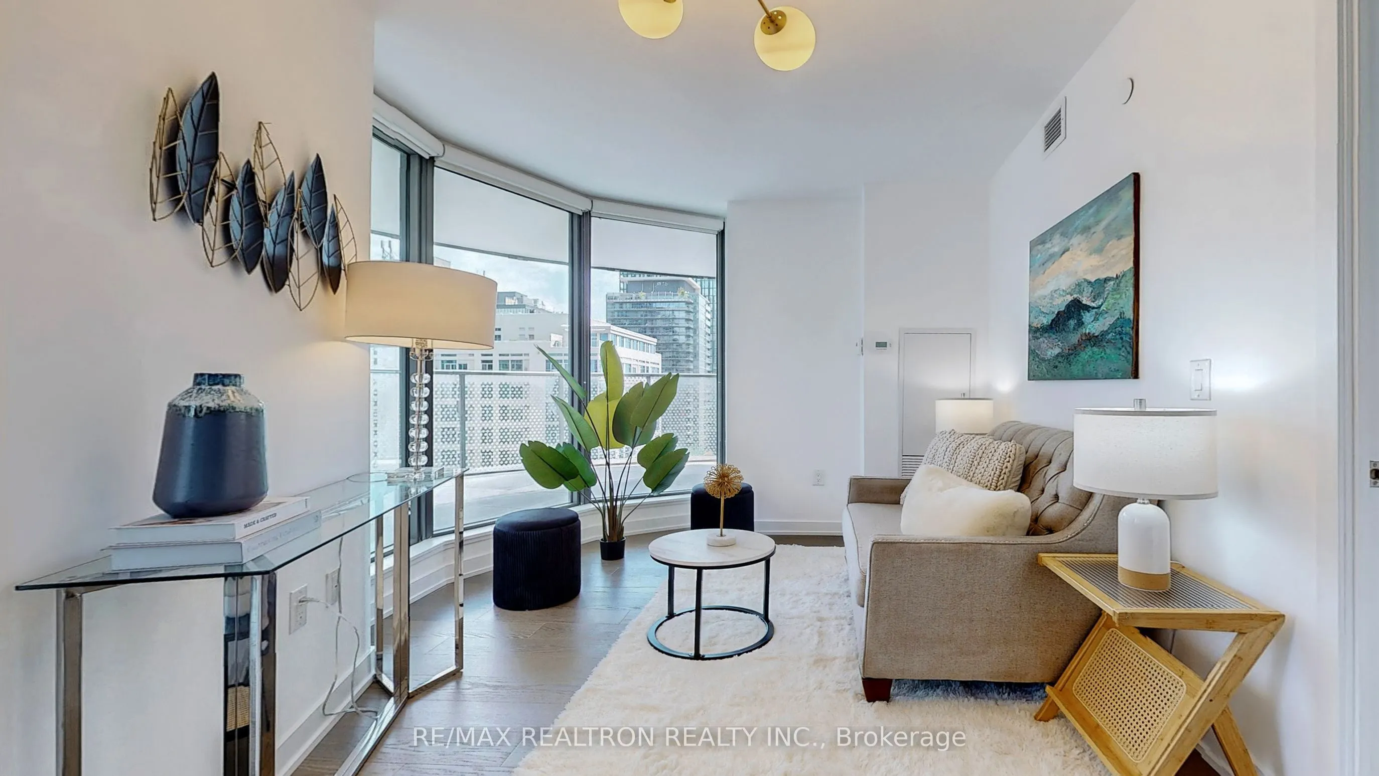 11 Wellesley Street W, #811