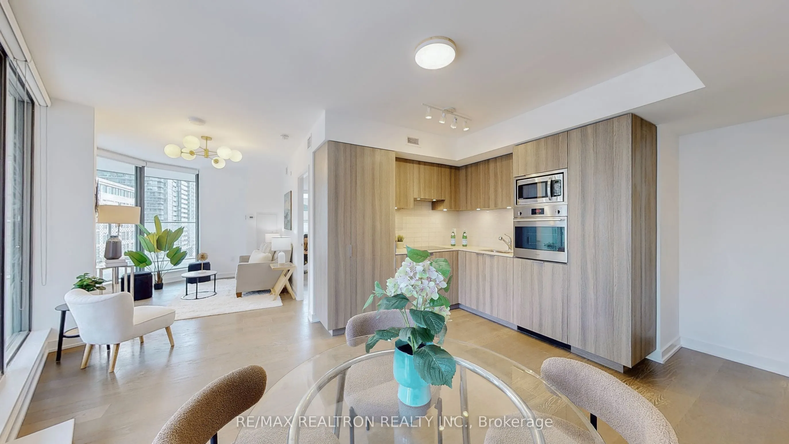 11 Wellesley Street W, #811