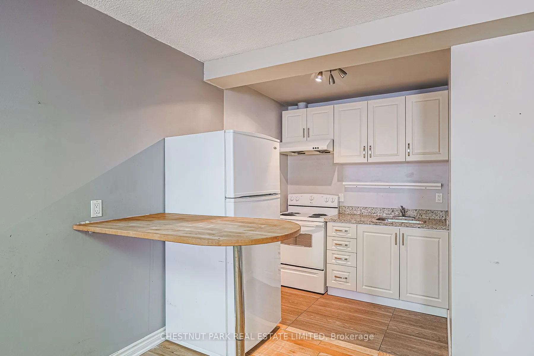 650A Queen Street W, ##2