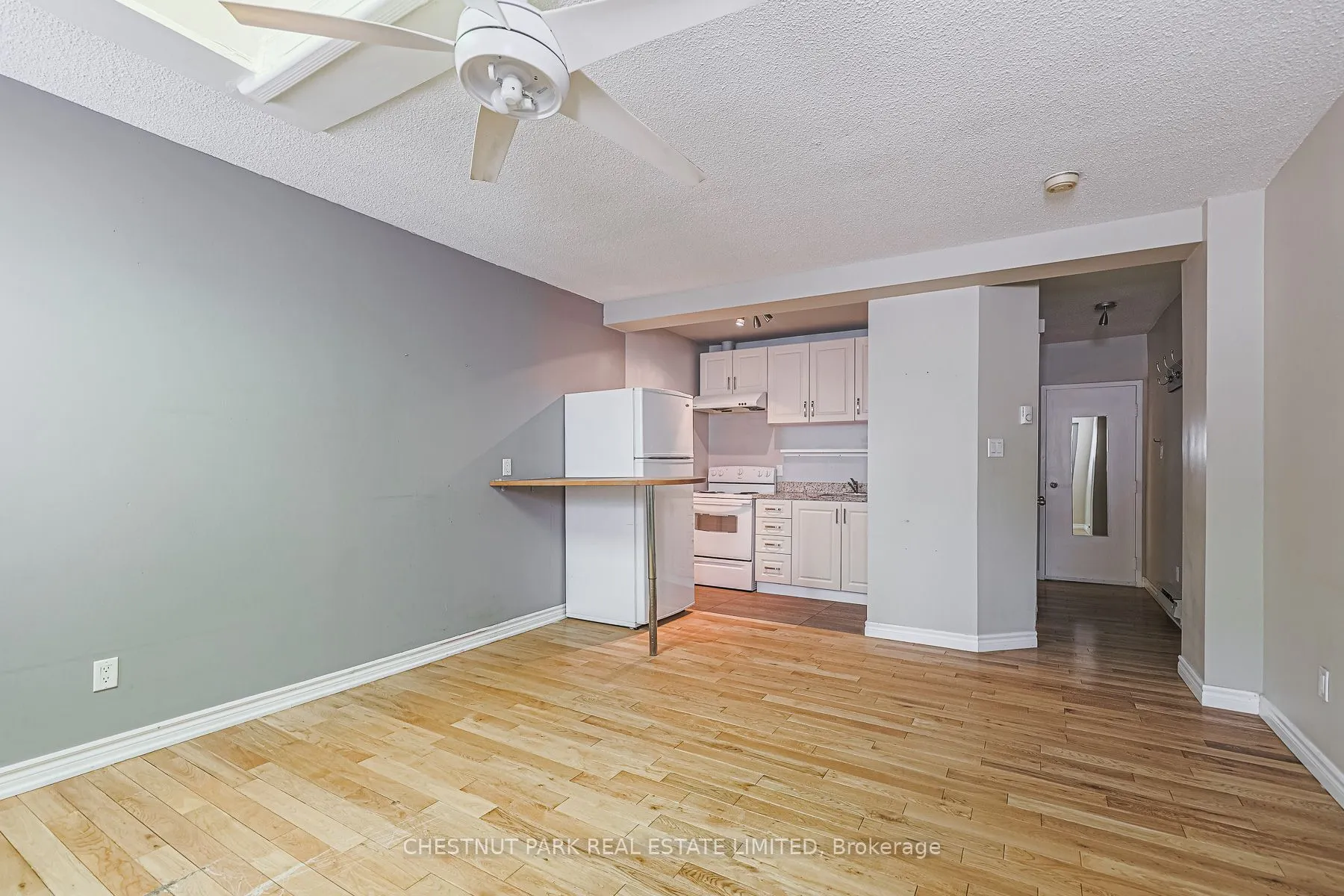 650A Queen Street W, ##2