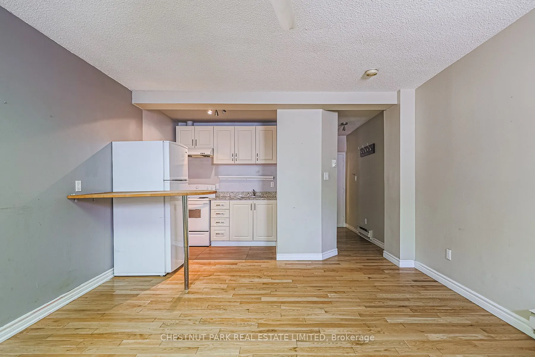 650A Queen Street W, ##2