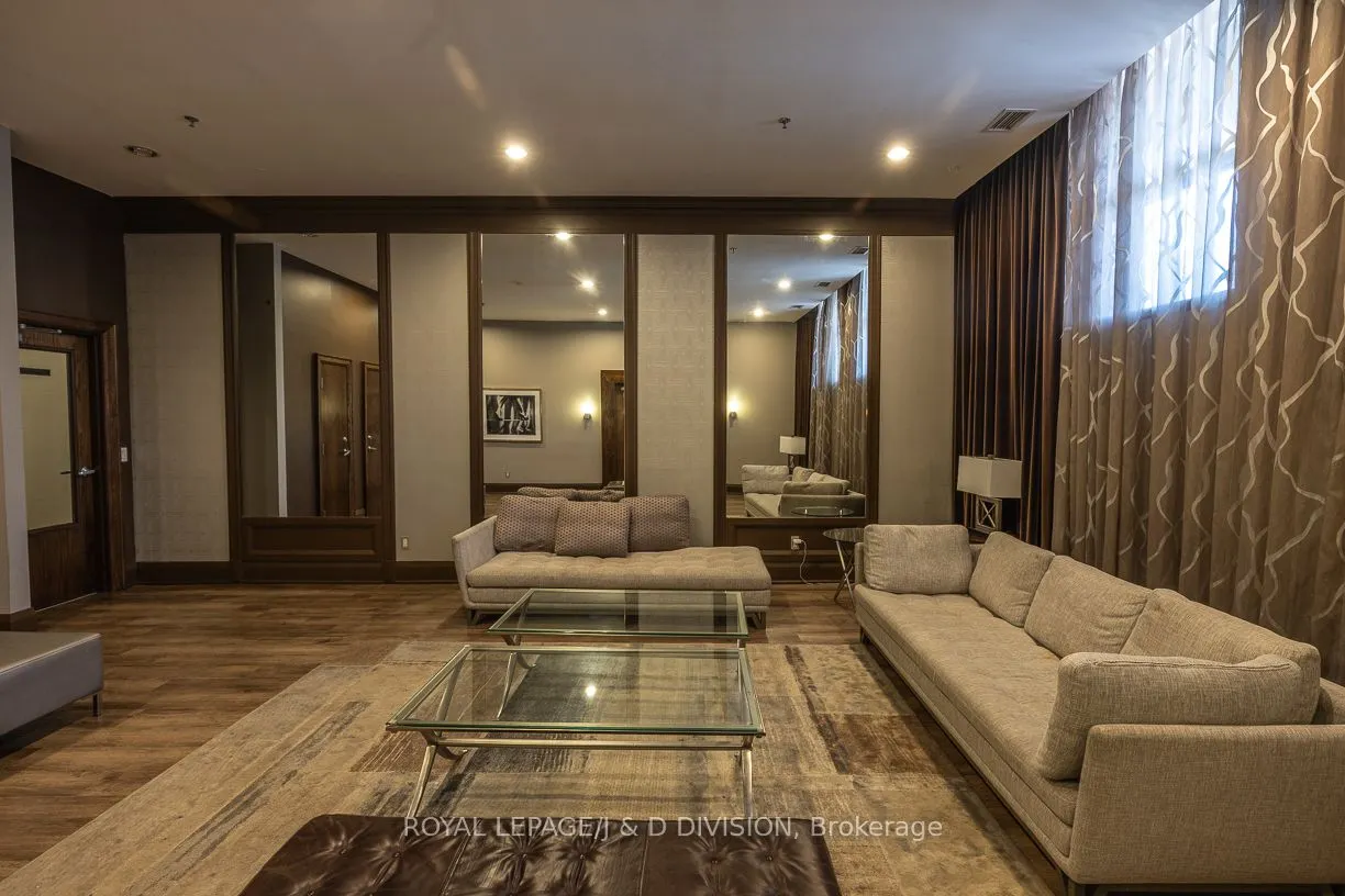 438 Richmond Street W, #610