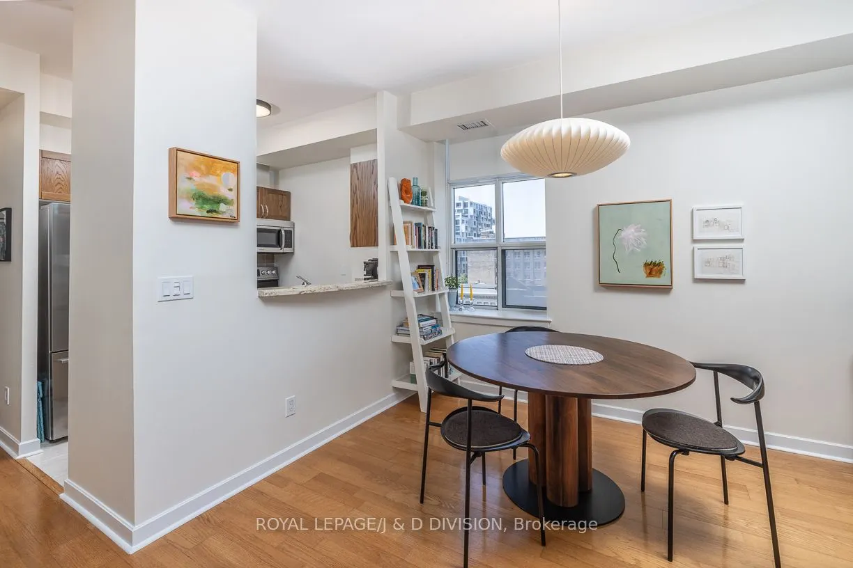 438 Richmond Street W, #610