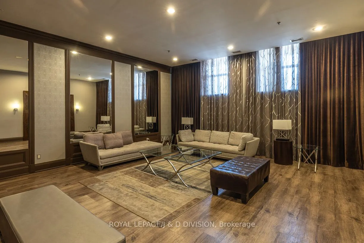 438 Richmond Street W, #610