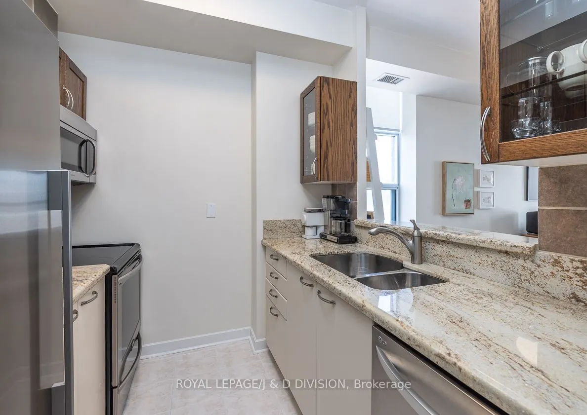438 Richmond Street W, #610