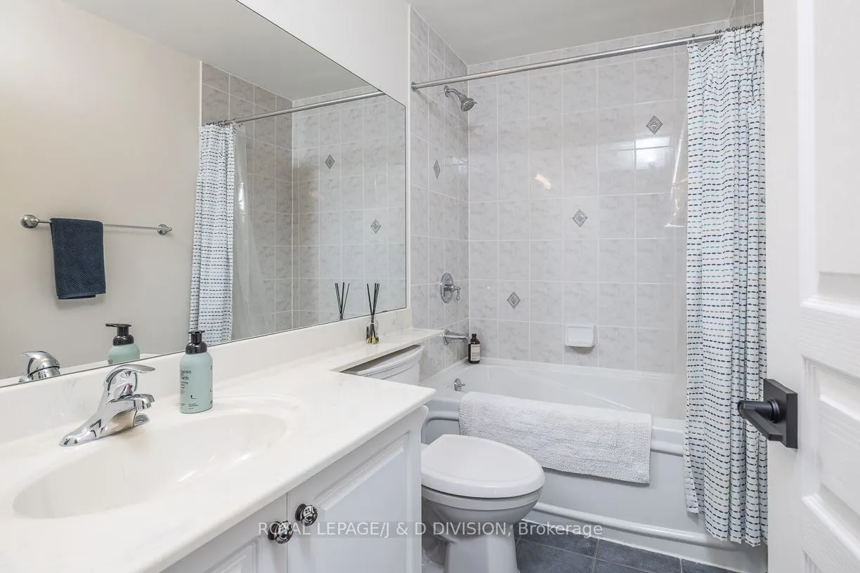 438 Richmond Street W, #610