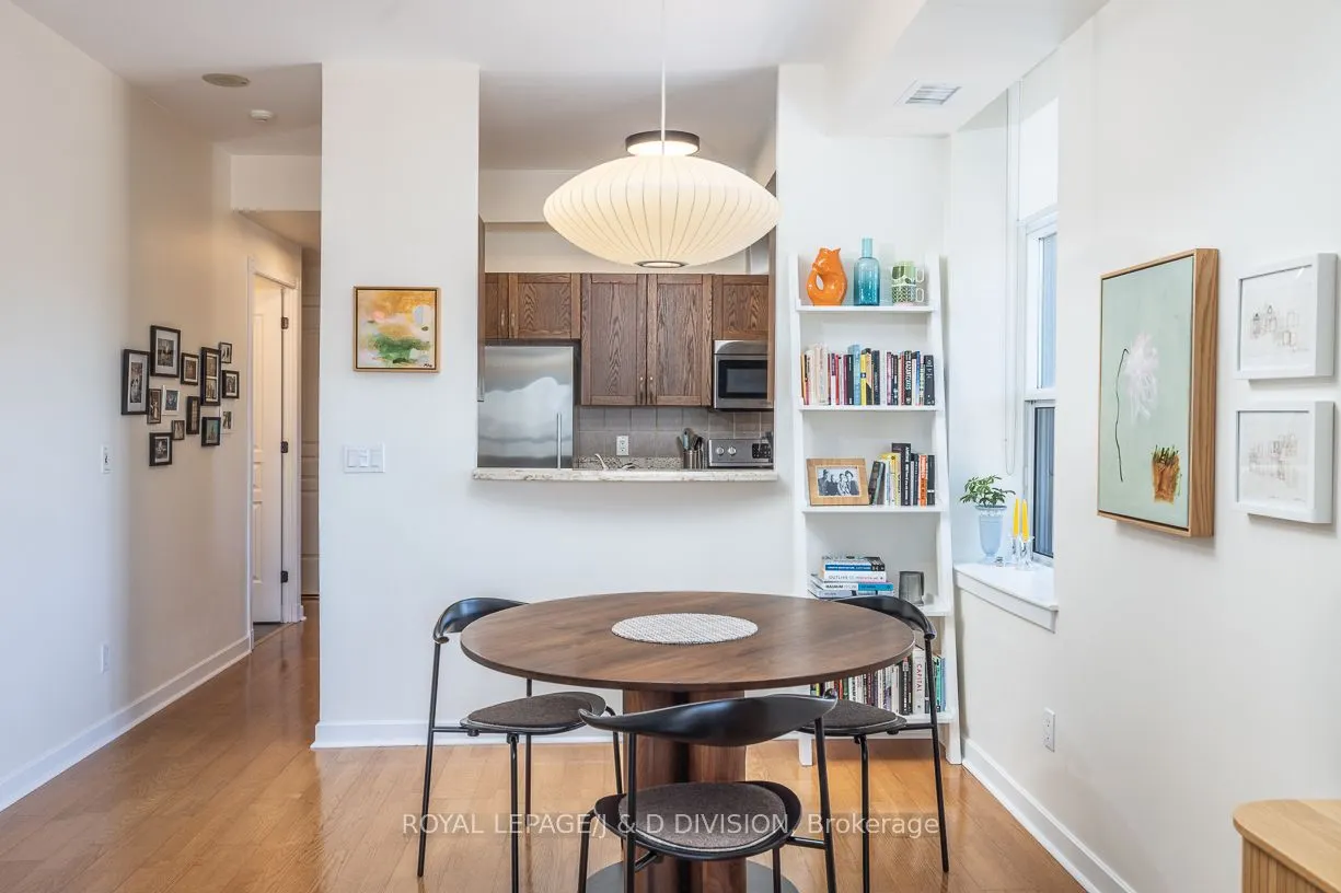 438 Richmond Street W, #610