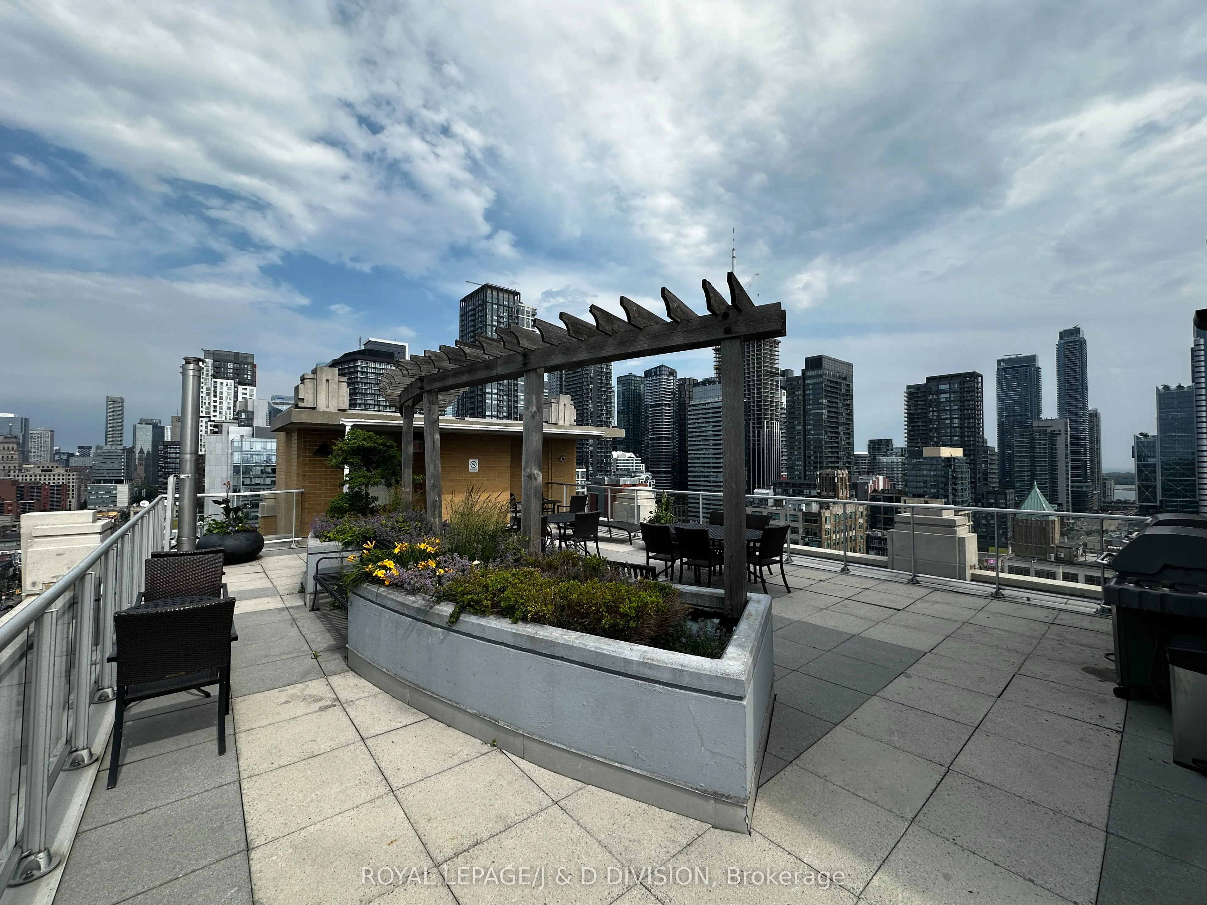 438 Richmond Street W, #610