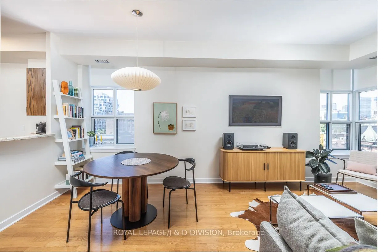 438 Richmond Street W, #610