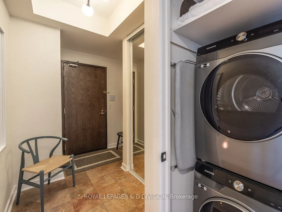 438 Richmond Street W, #610