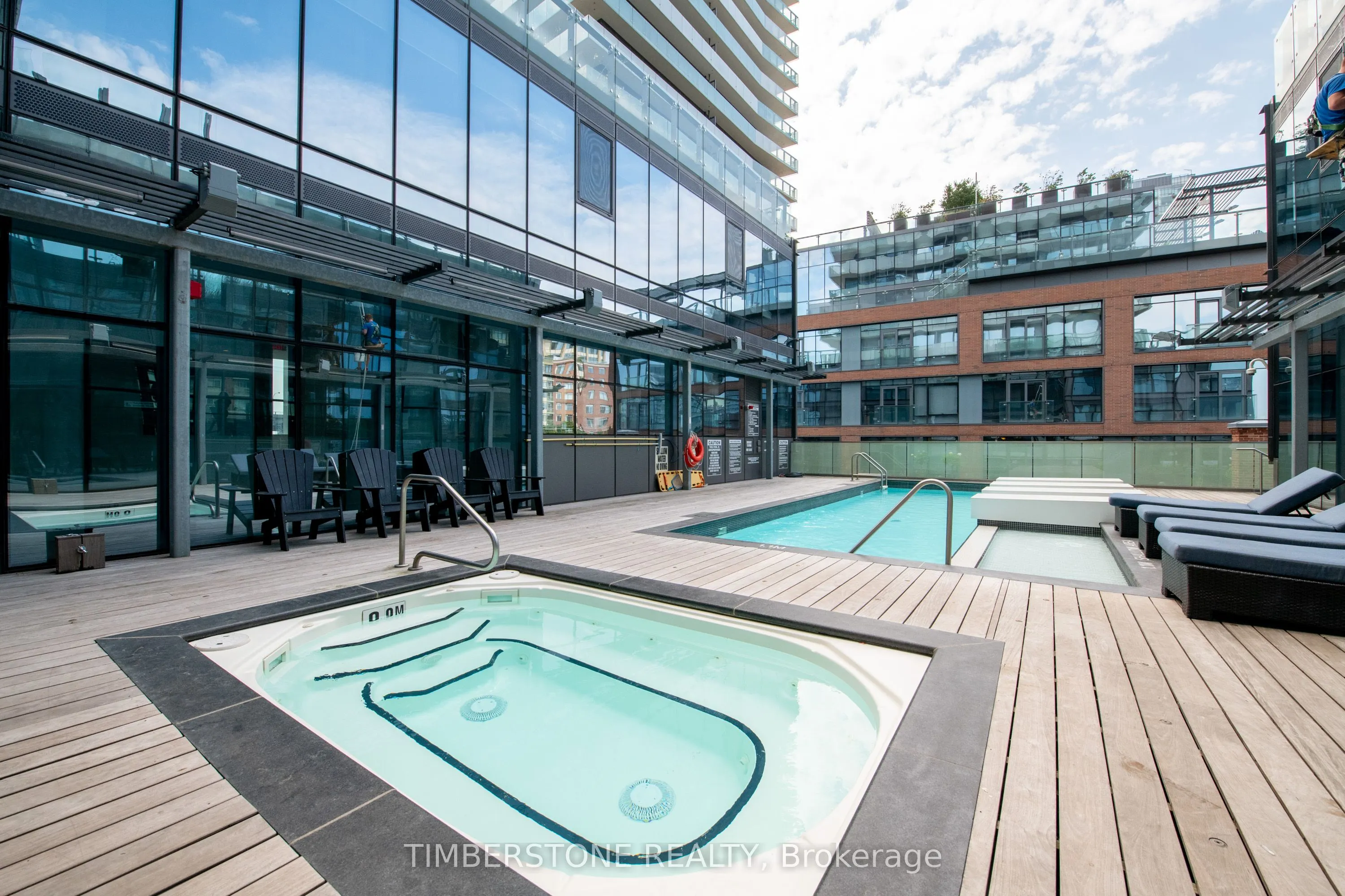 390 Cherry Street, #704