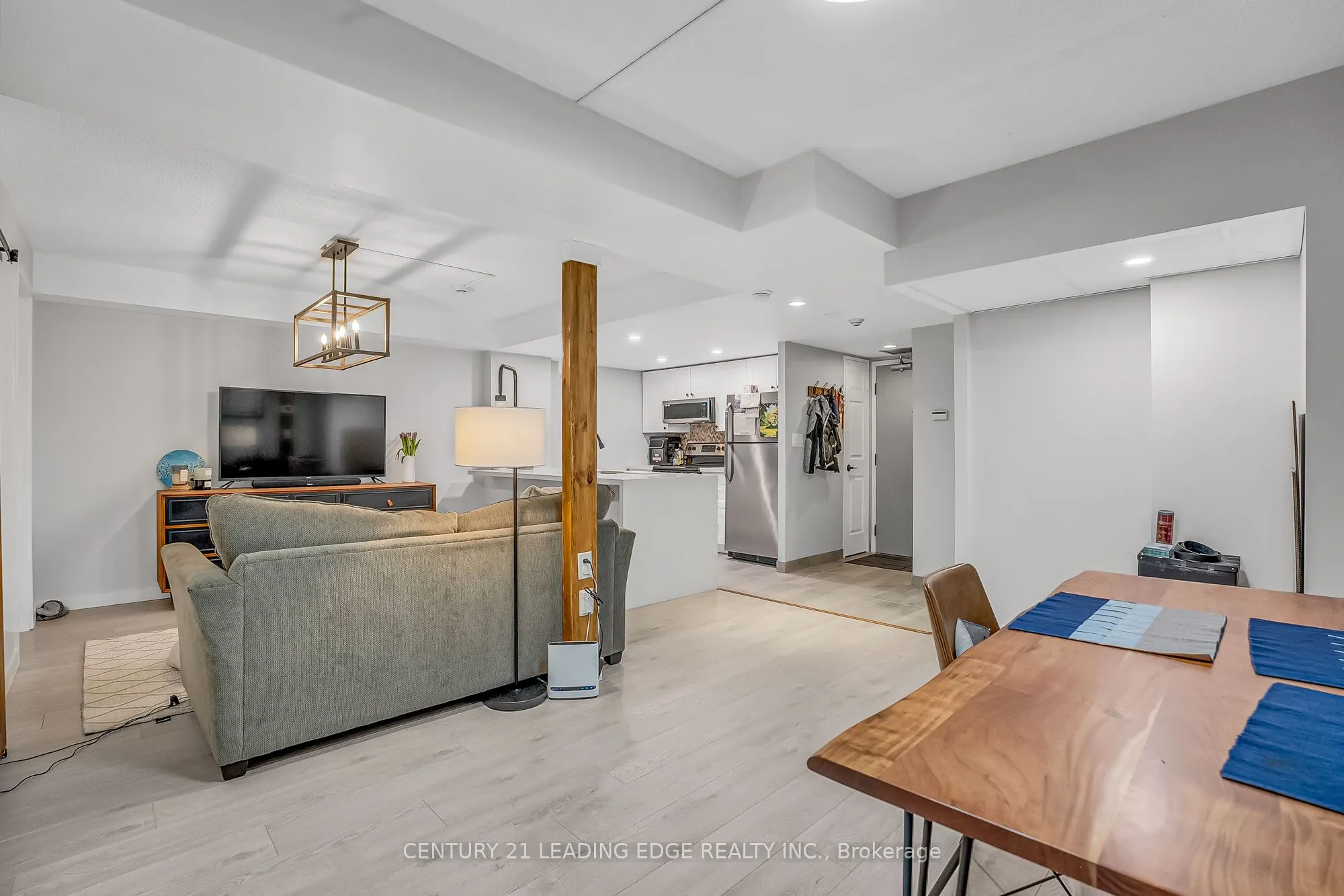 705 King Street W, #805