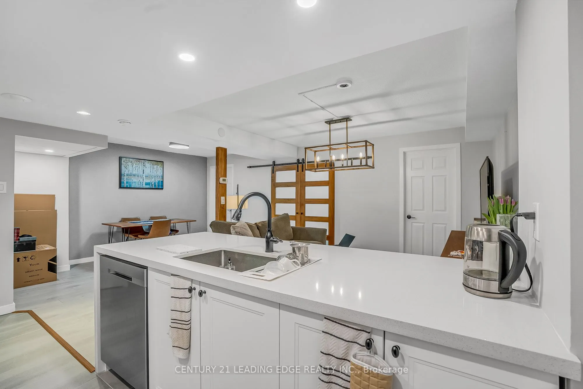 705 King Street W, #805