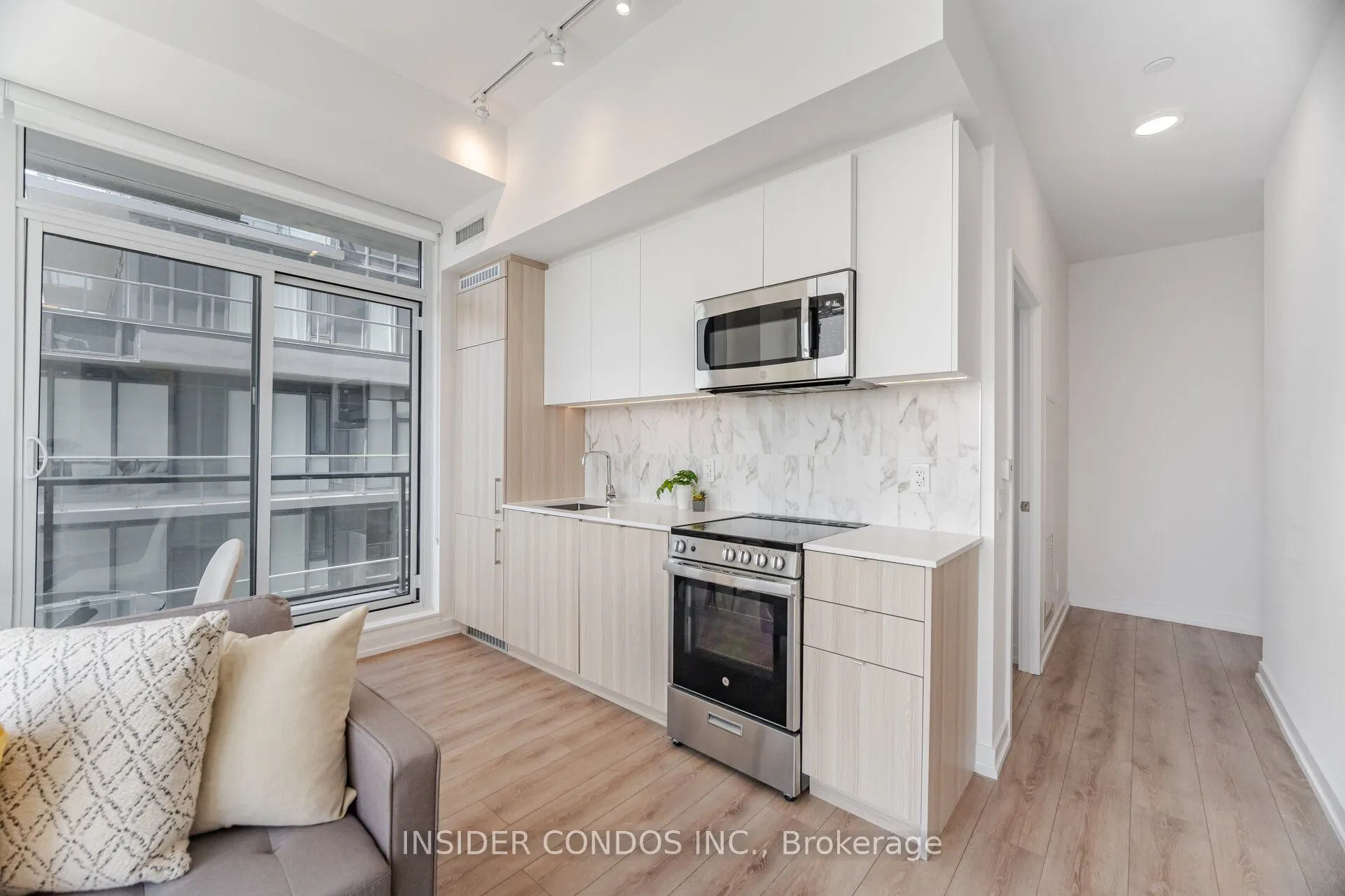 500 Dupont Street, #717