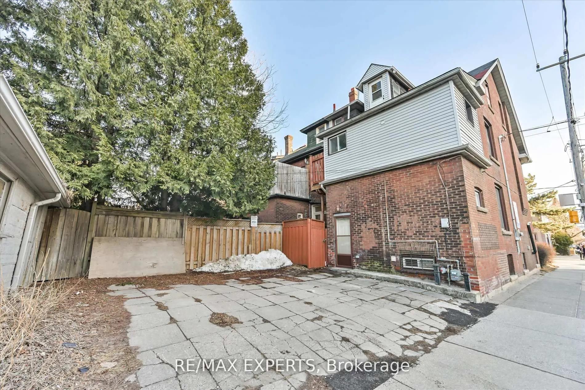 18 Barton Avenue