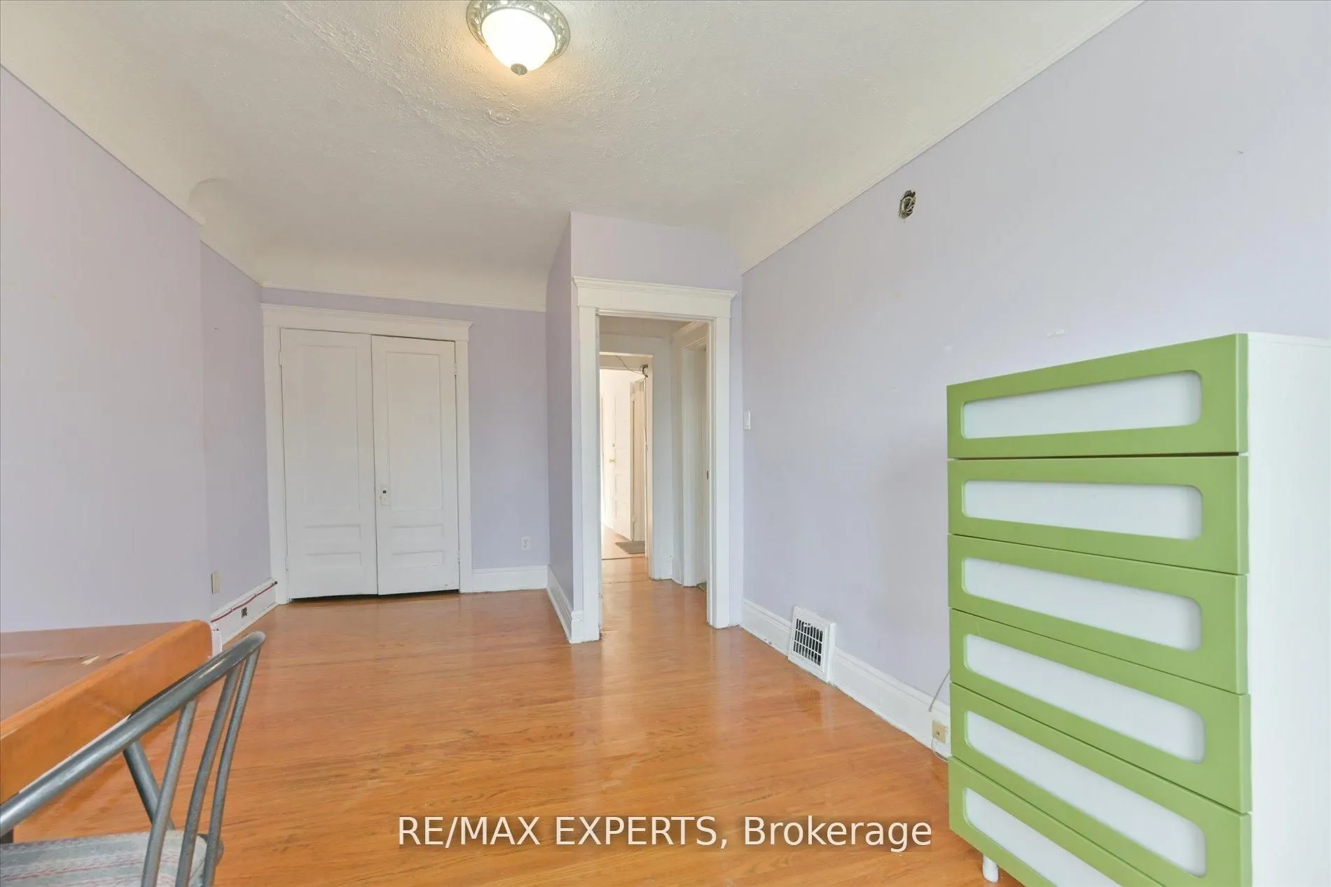 18 Barton Avenue